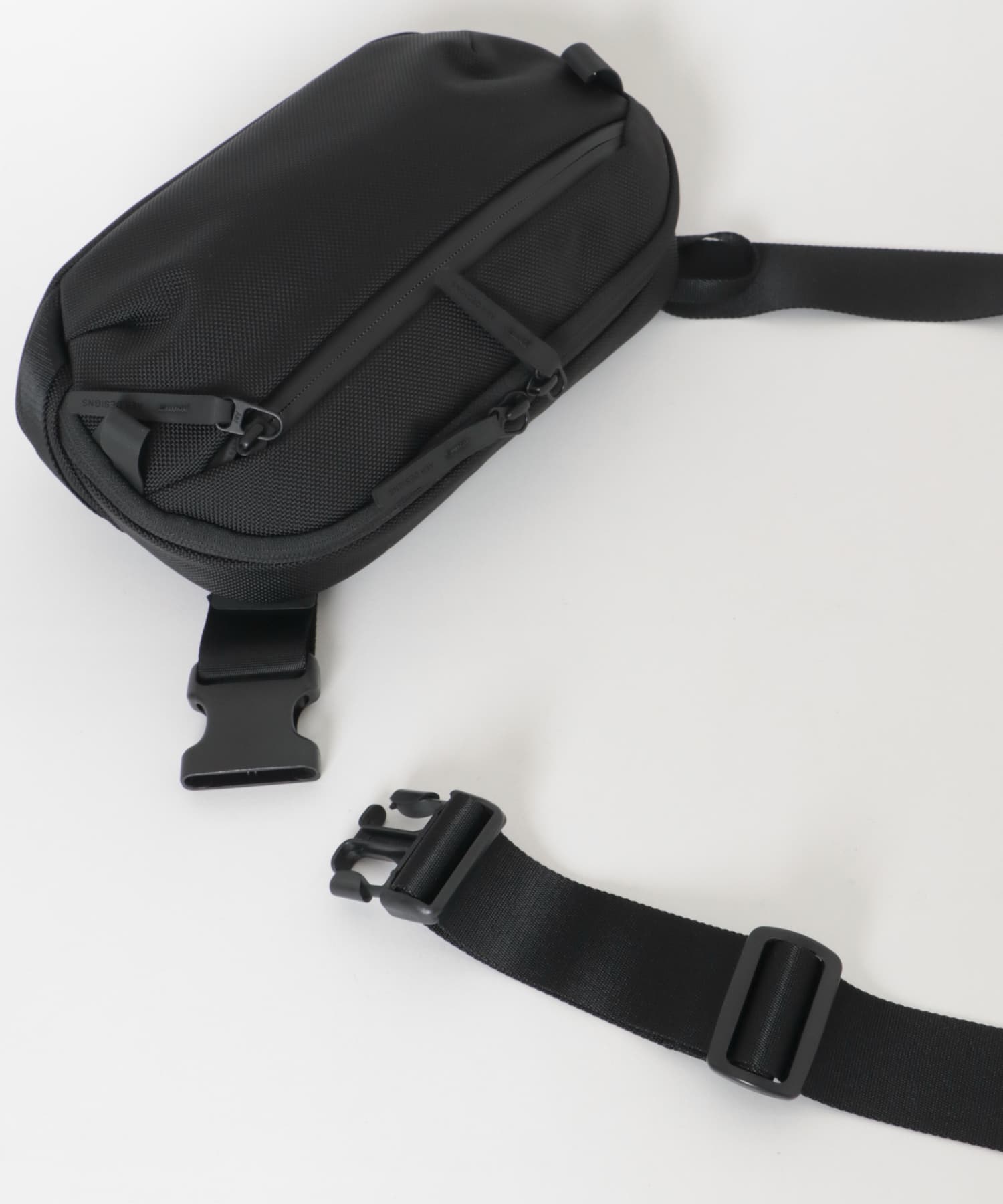 AER　DAY SLING 4 BLACK Free