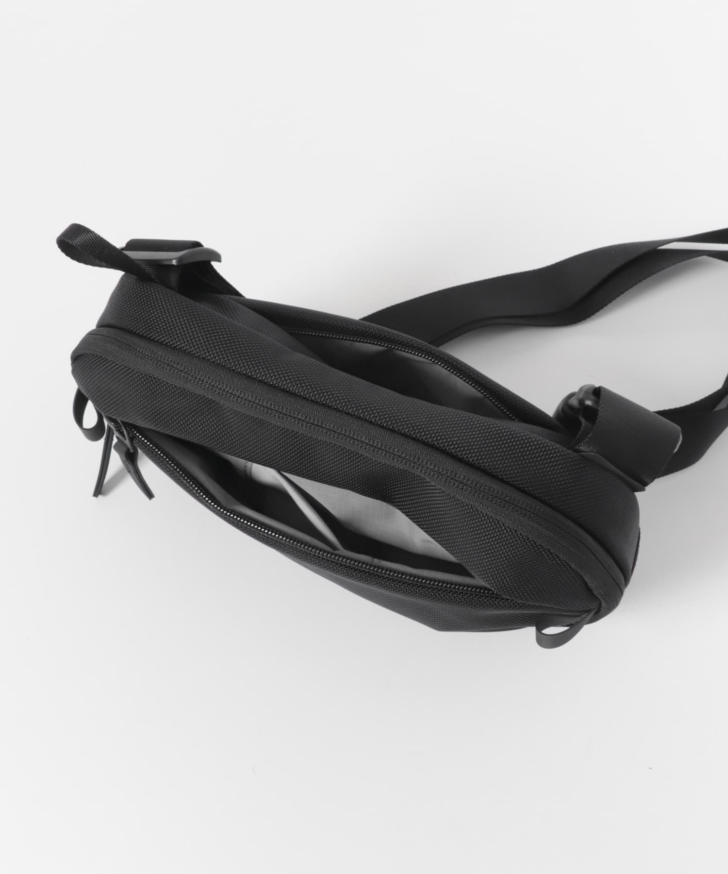 AER　DAY SLING 4 BLACK Free