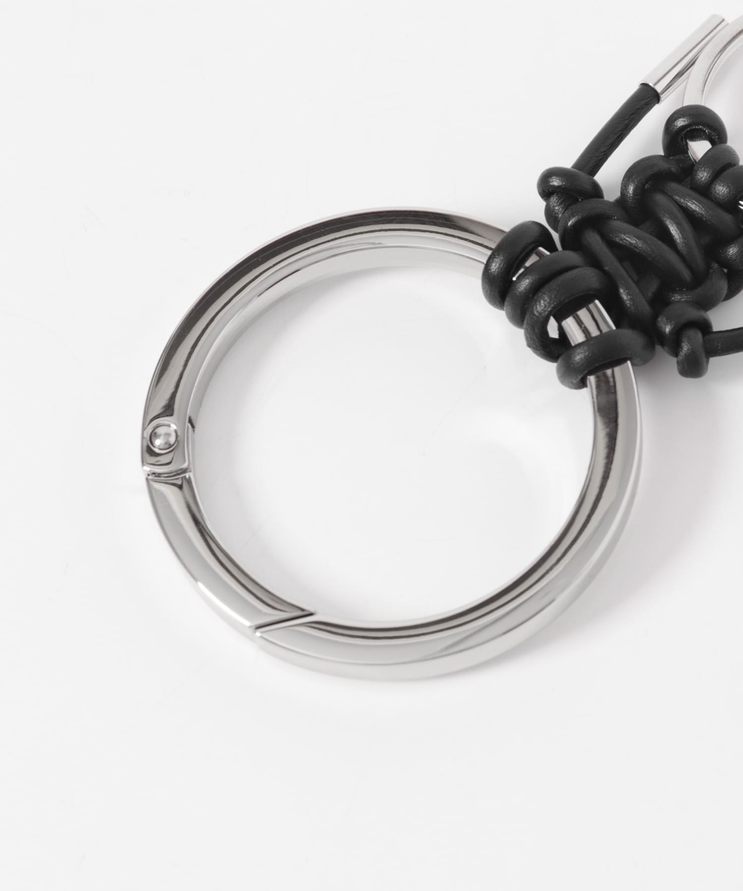 ITTI　CRISTY KNOTMAN RING BLACK One