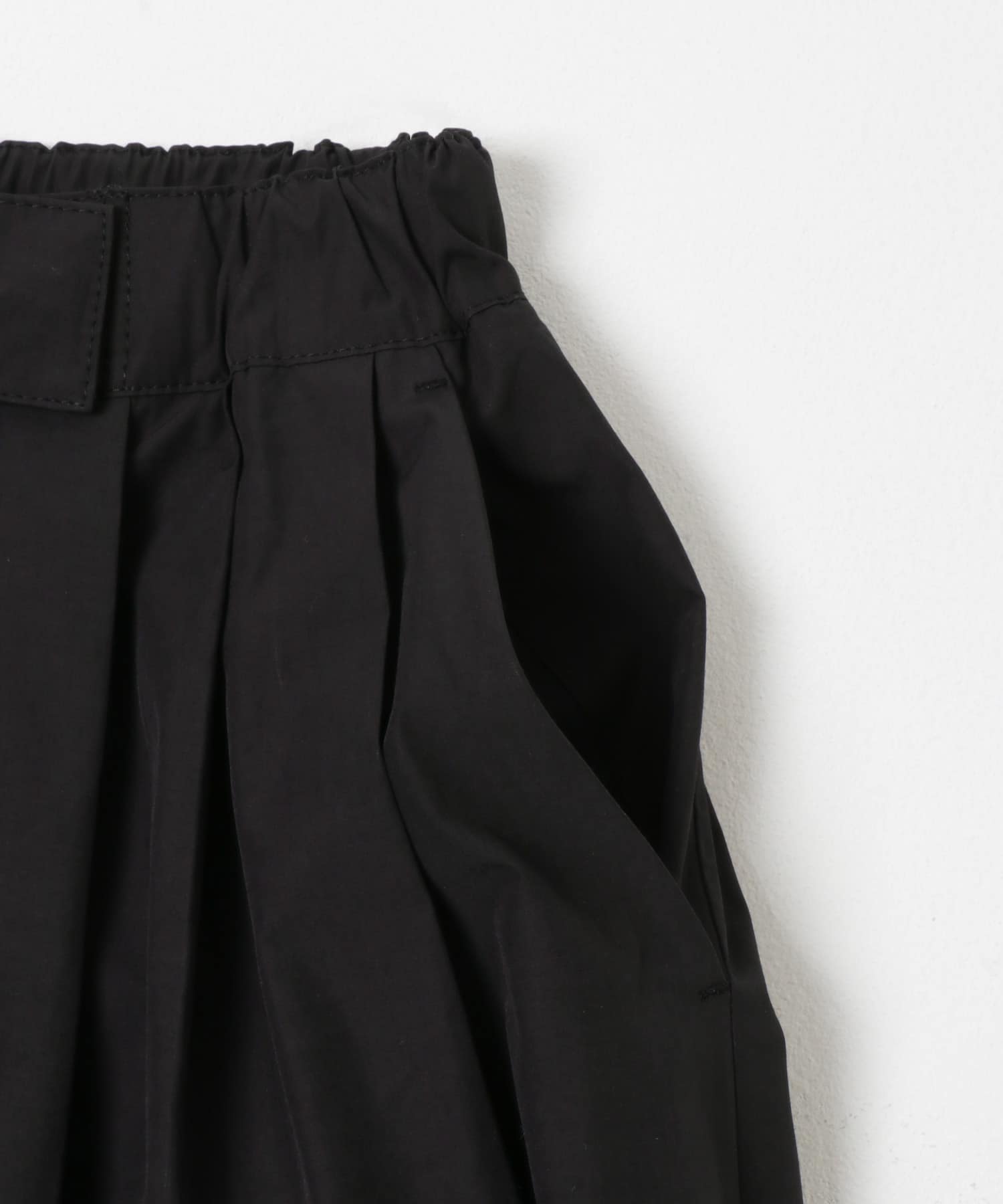 AMOMENTO　THREE TUCK BANDING PANTS BLACK 0