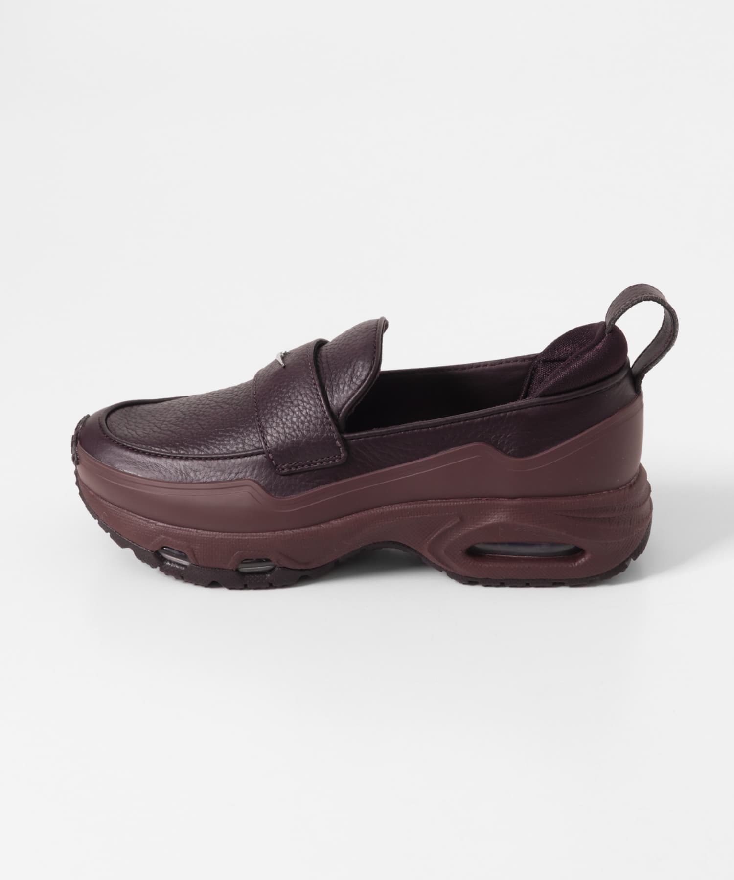 NIKE　AIR MAX PHENOMENA