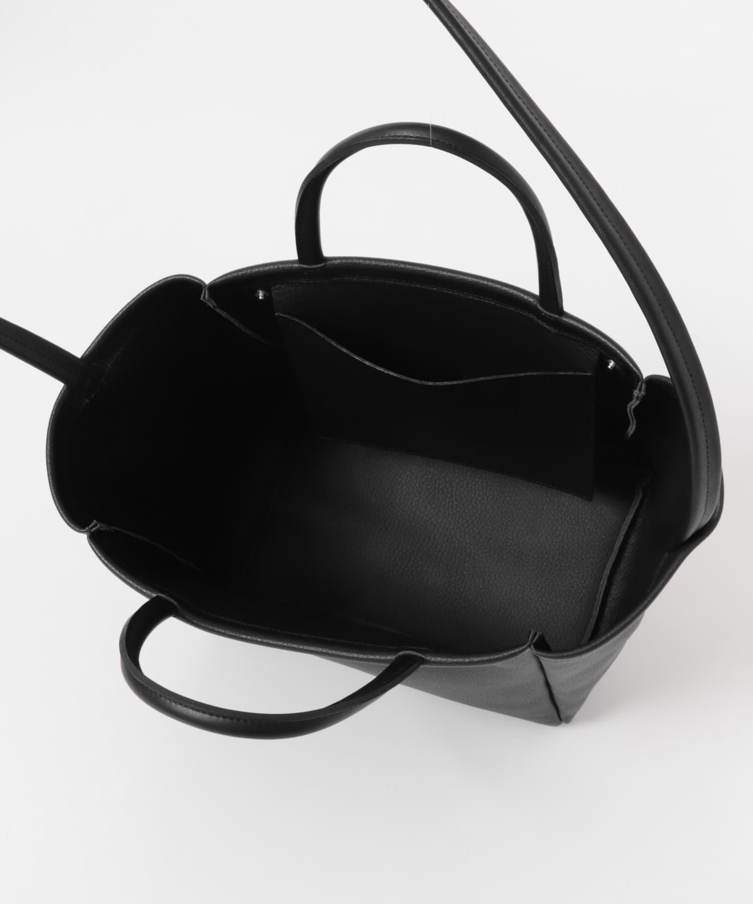 MARROW　HANDLE TOTE MEDIUM BLACK -