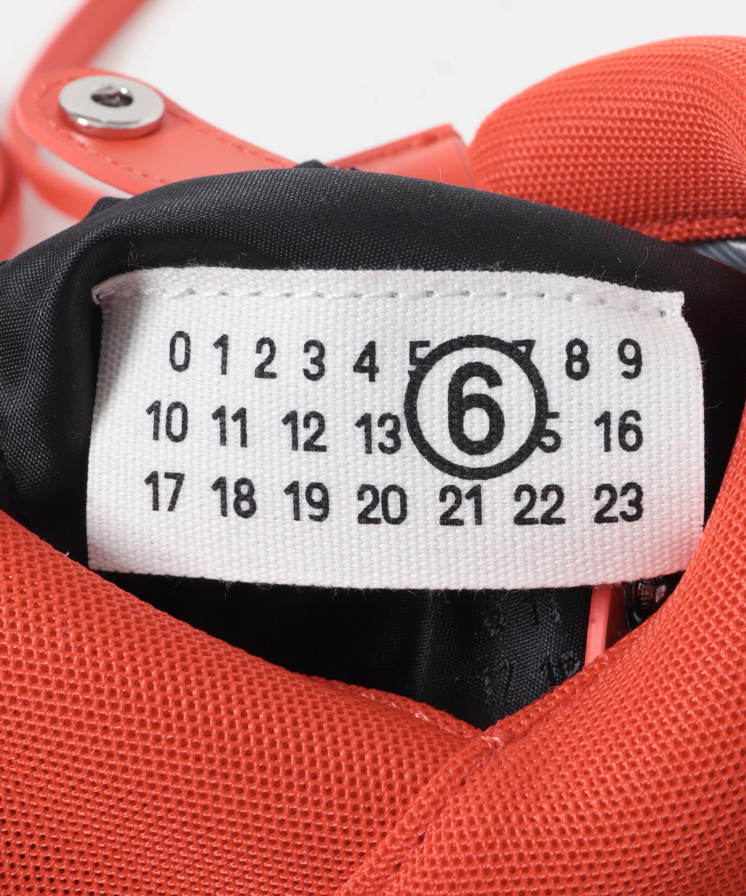 MM6　P6414 JP CROSSBODY BAG T4020 OR -