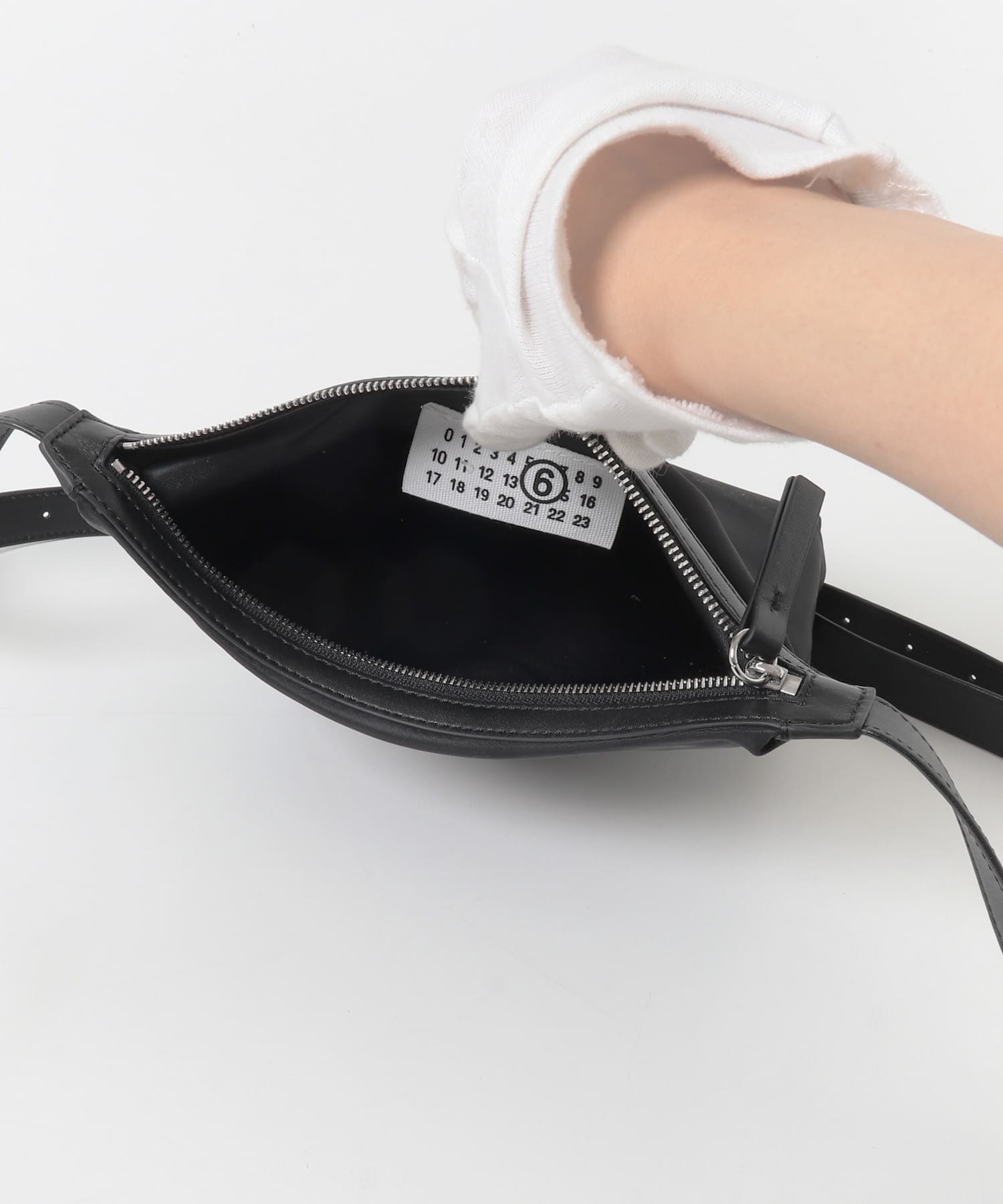 MM6　P9062 SHOULDER BAG T8013BLACK -