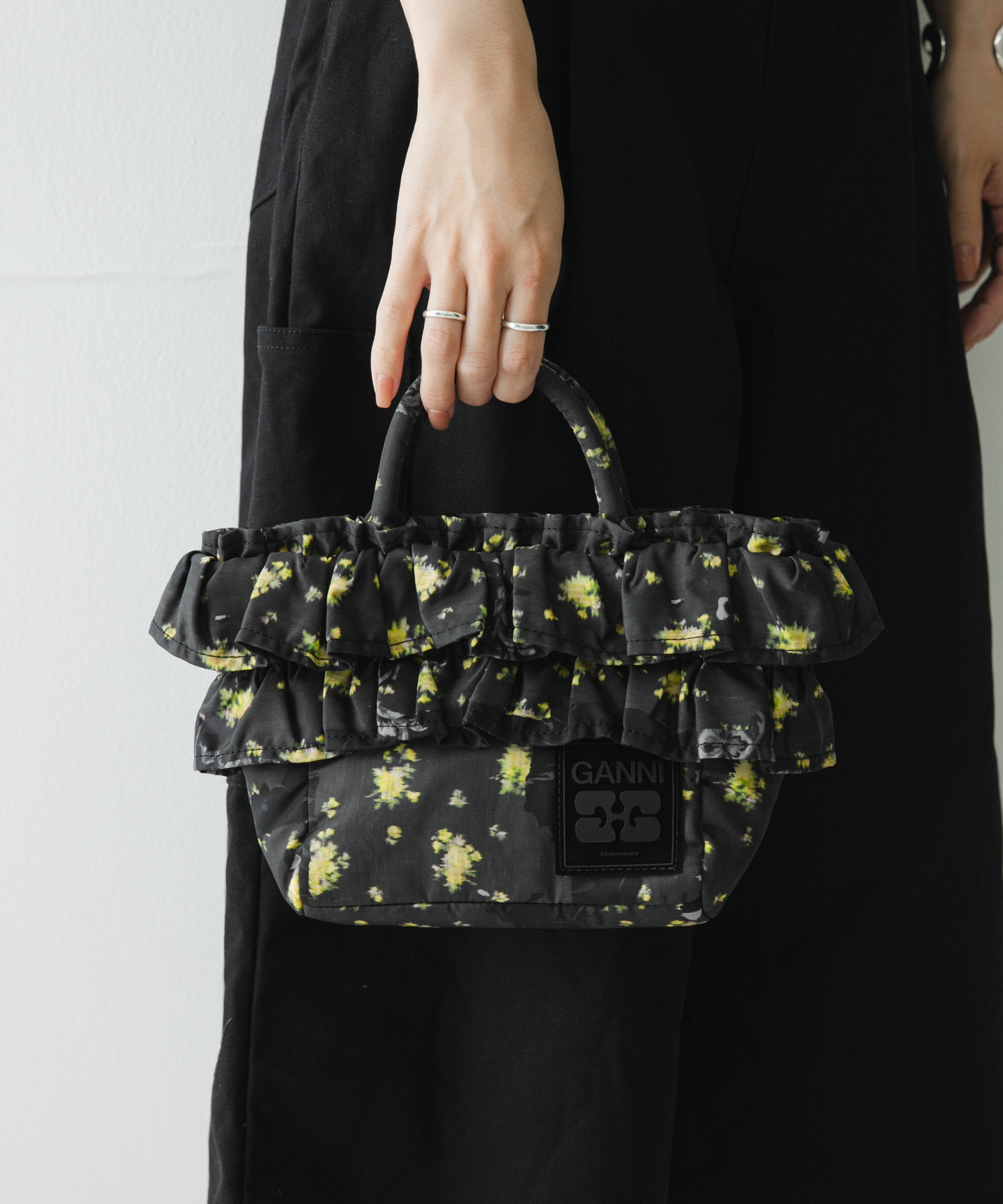 GANNI　MINI SHOPPER RUFFLE PRINT