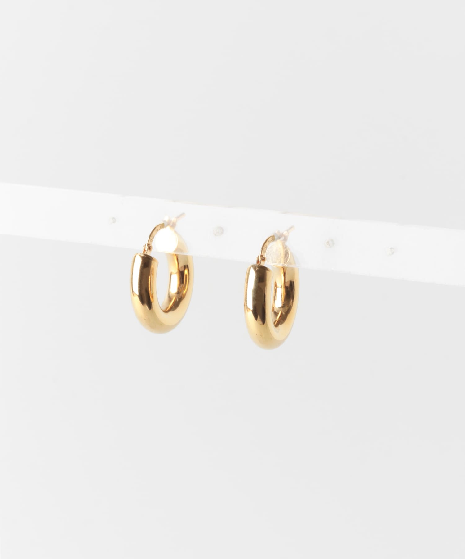 Sophie Buhai　TINY EVERYDAY HOOPS GOLD