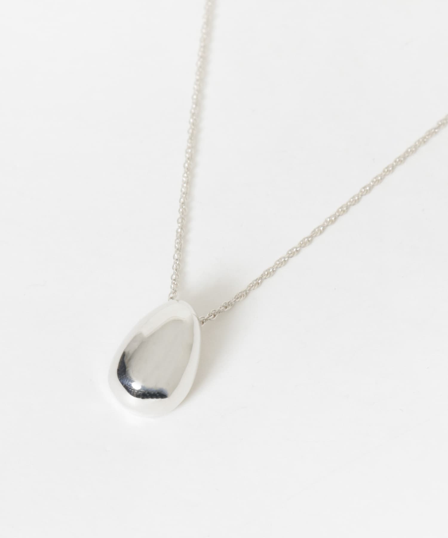 Sophie Buhai　TINY EGG PENDANT SILVER -