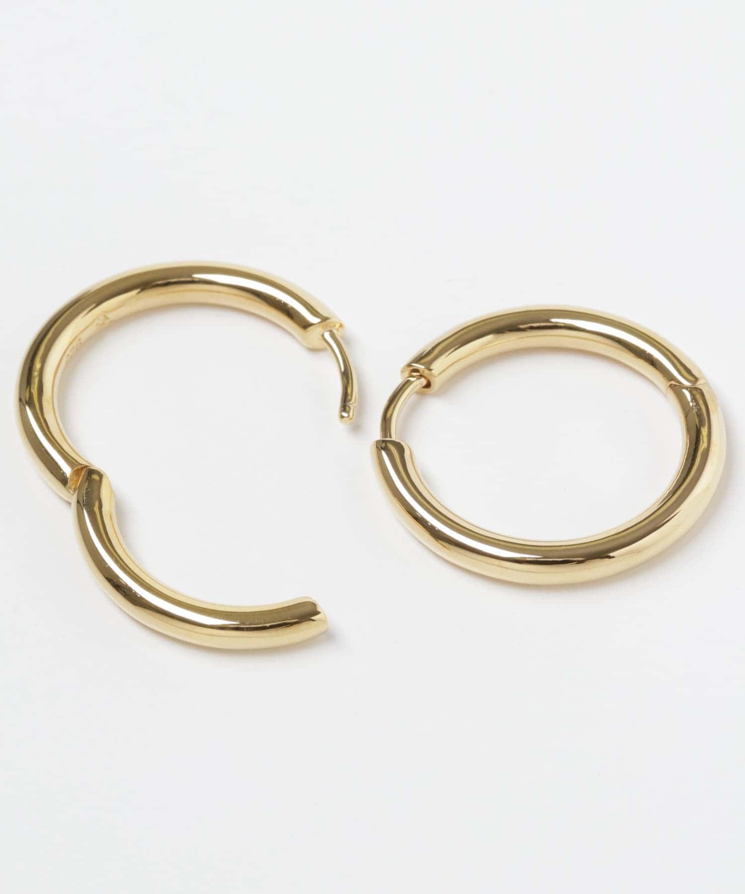 TOM WOOD　CLASSIC HOOPS MEDIUM GOLD GOLD -