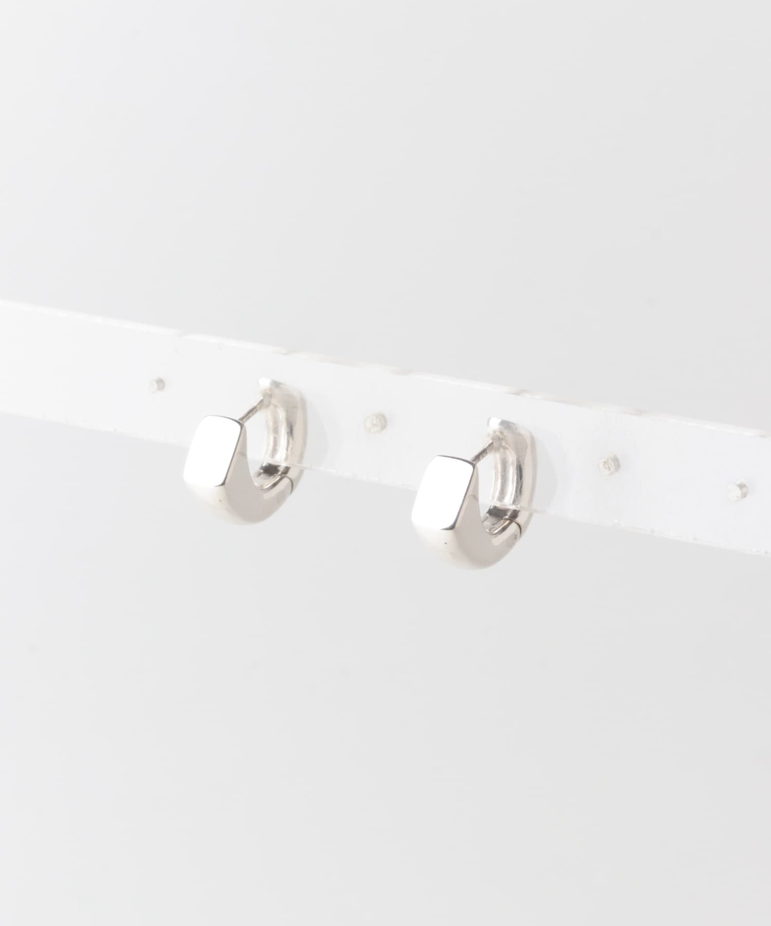 PLOW　CALLA LILY PIERCES