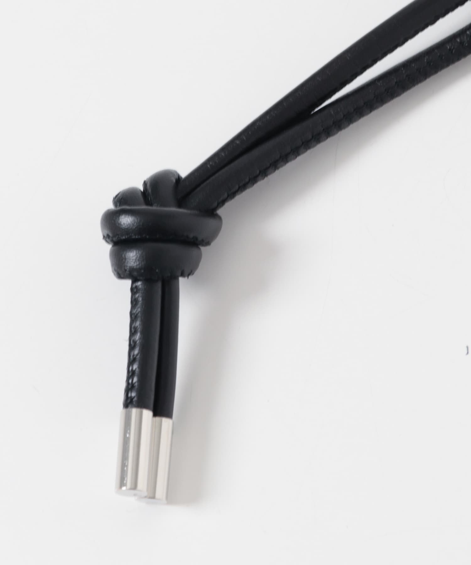 ITTI　CRISTY ROBOT KNOT CHARM BLACK -