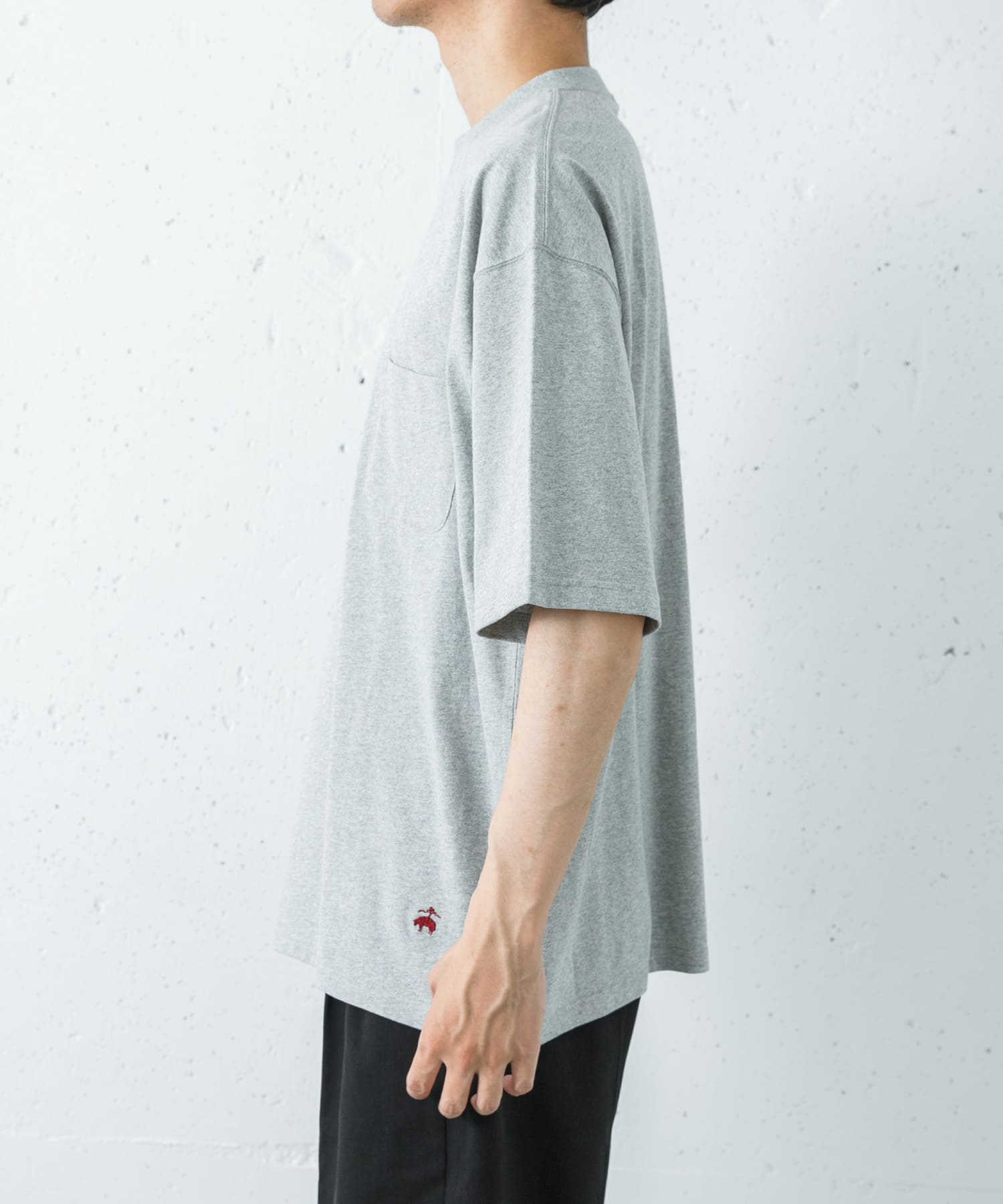 GRAY
