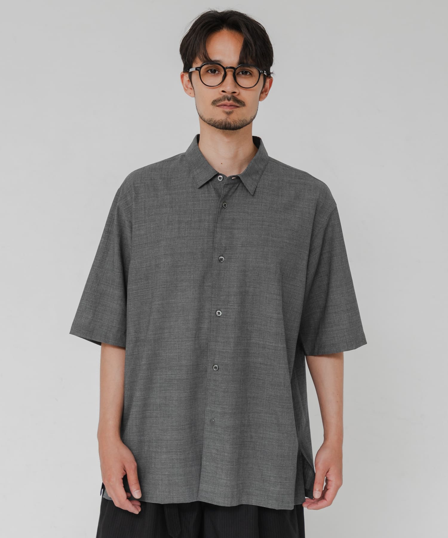 GRAY