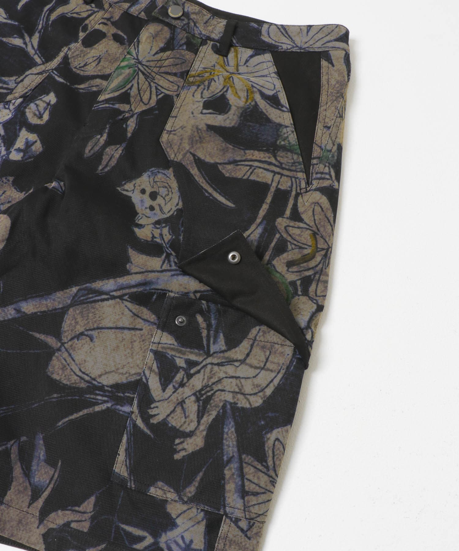 Andersson Bell　FLOWER OVERLAY CARGO SHORTS BLK/BEI 46