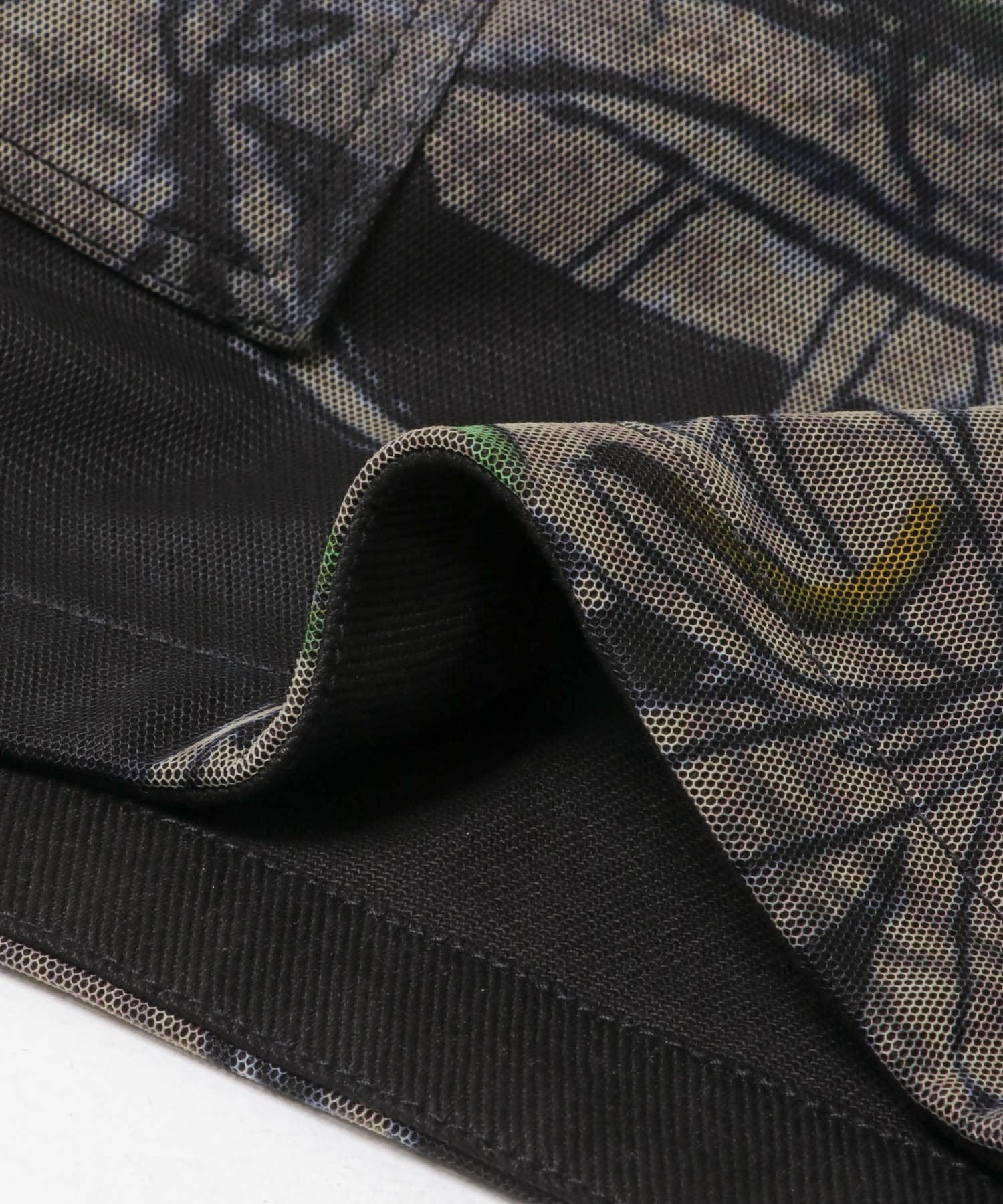 Andersson Bell　FLOWER OVERLAY CARGO SHORTS BLK/BEI 46