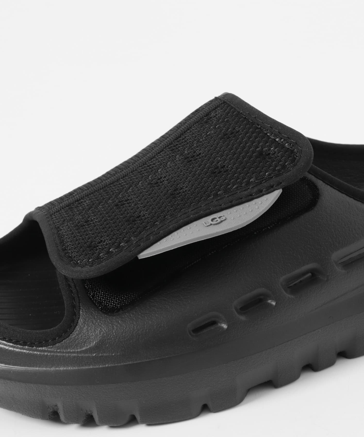 UGG M PEAKMOD SLIDE(8 BLACK): シューズ｜URBAN RESEARCH公式