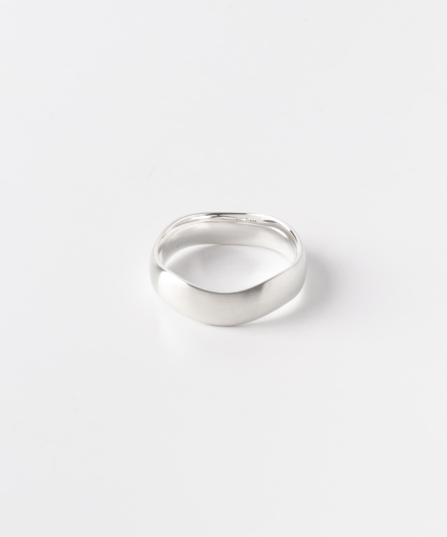 XOLO WAVE RING WITH HAIR LINE(L SILVER): アクセサリー｜URBAN