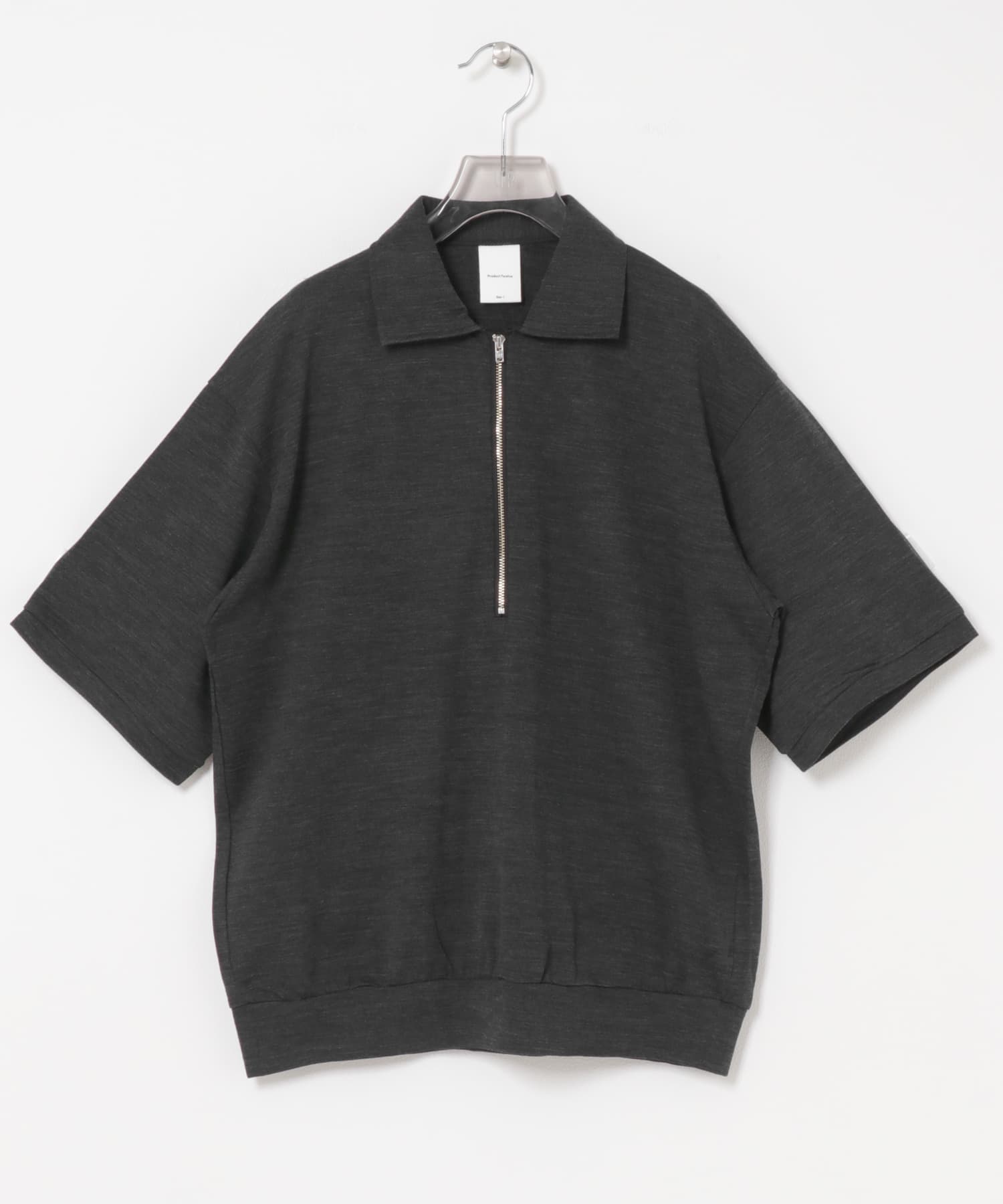 Product Twelve　MELINO WOOL SHORT-SLEEVE HALF ZIP CHARCOAL 1