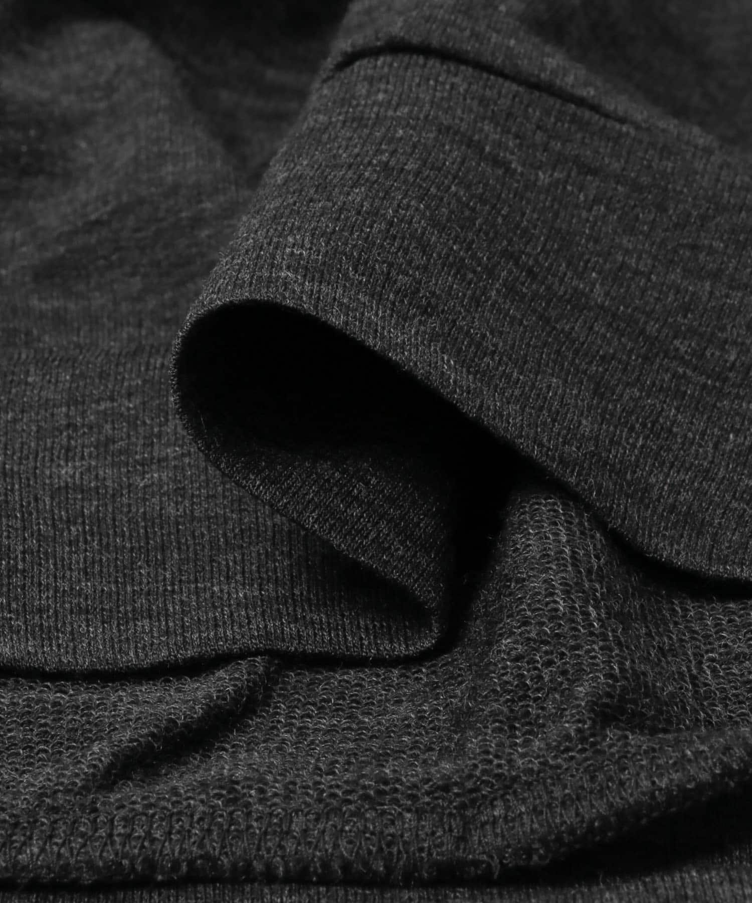 Product Twelve　MELINO WOOL SHORT-SLEEVE HALF ZIP CHARCOAL 1