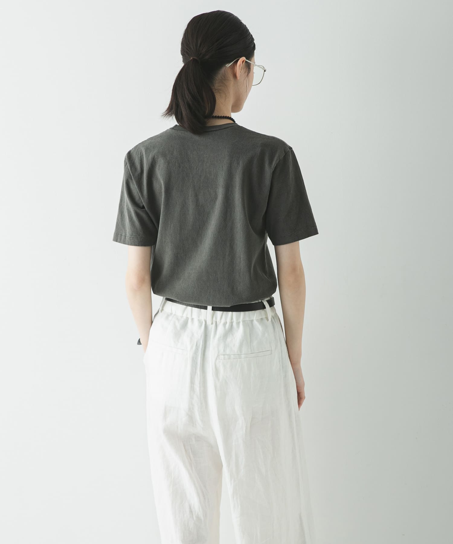 V BLACK