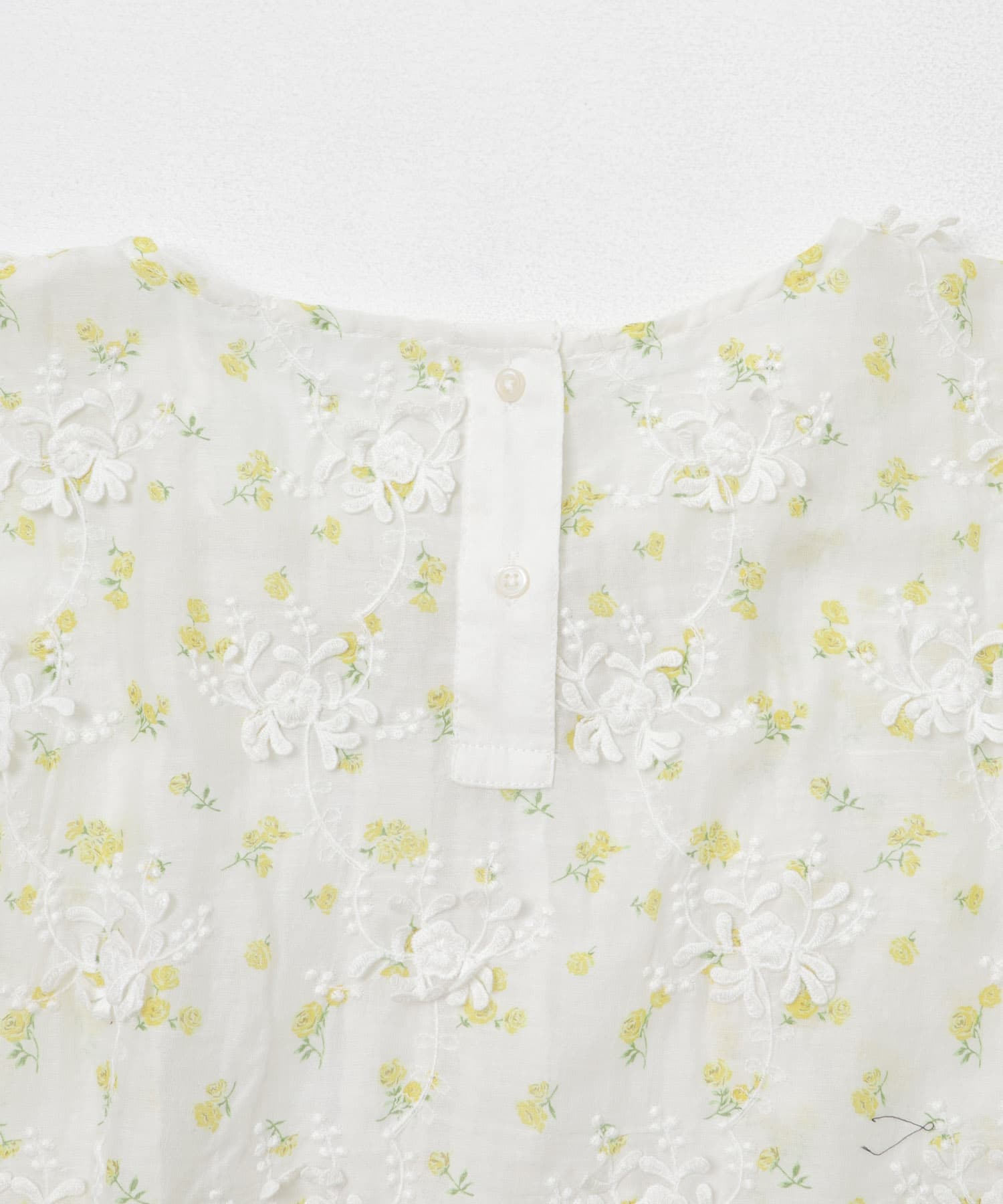 crinkle crinkle crinkle　SHEER FLOWER VEST BLOUSE IVORY Free