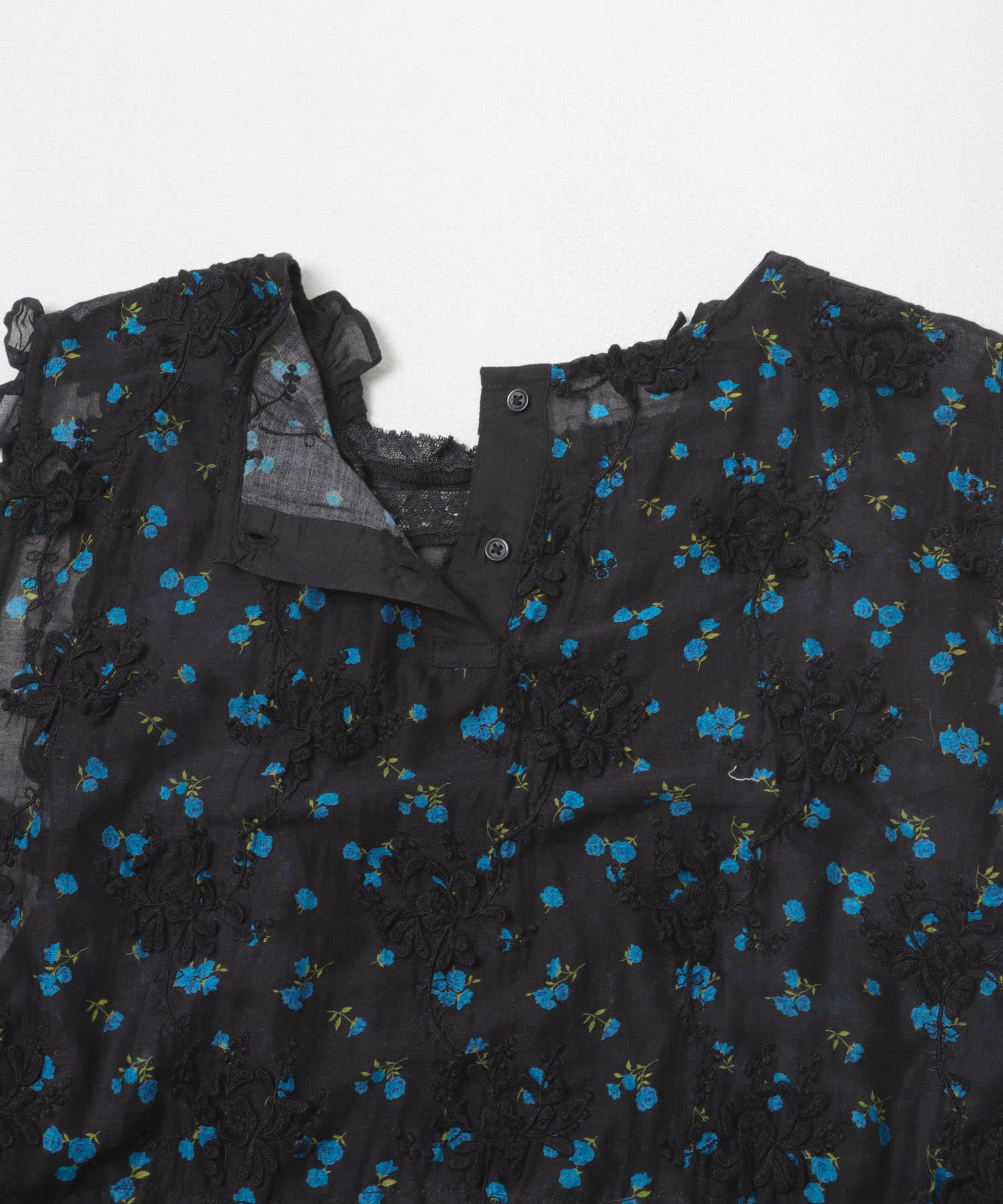 crinkle crinkle crinkle　SHEER FLOWER VEST BLOUSE BLACK Free