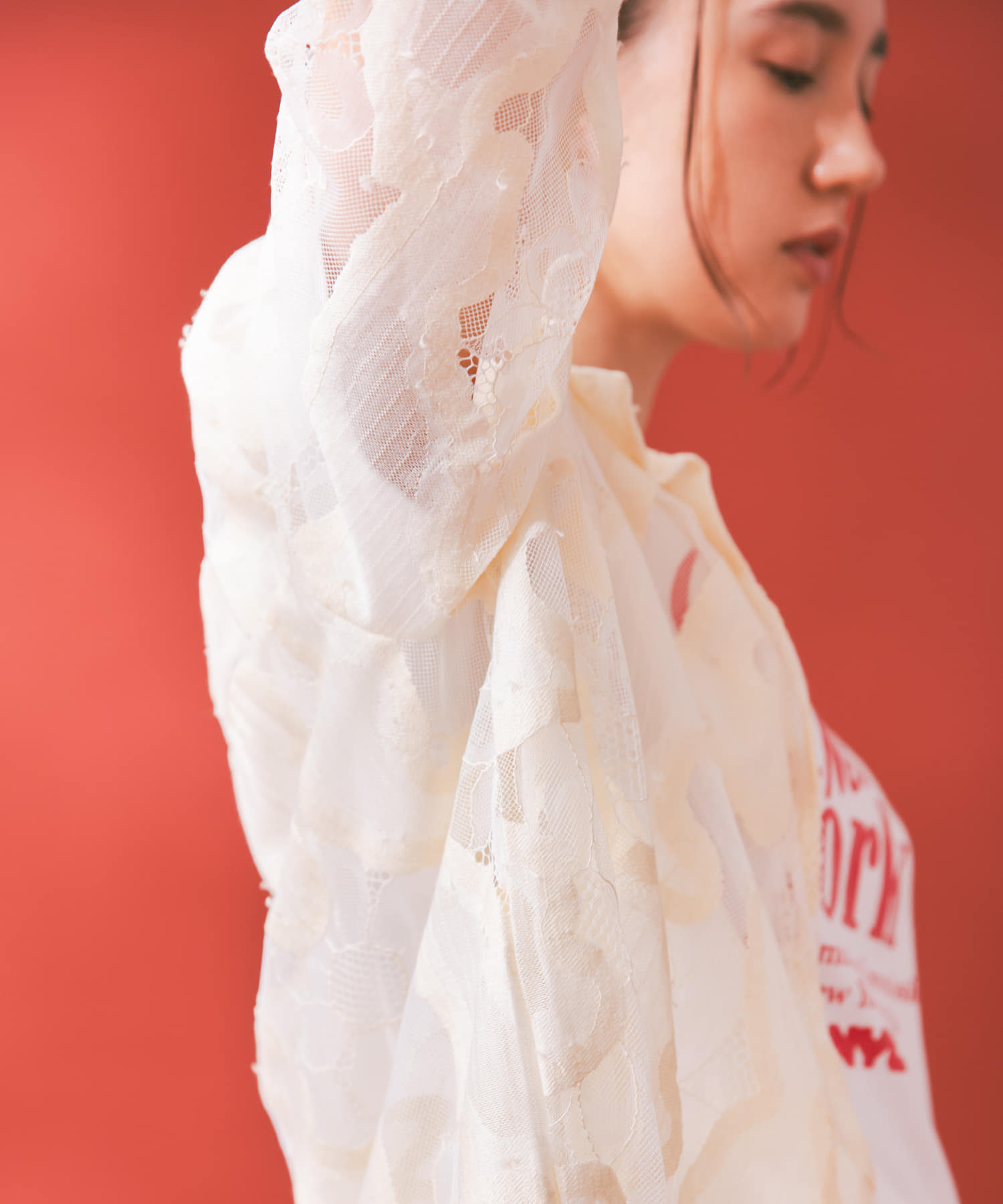 OFF WHITE