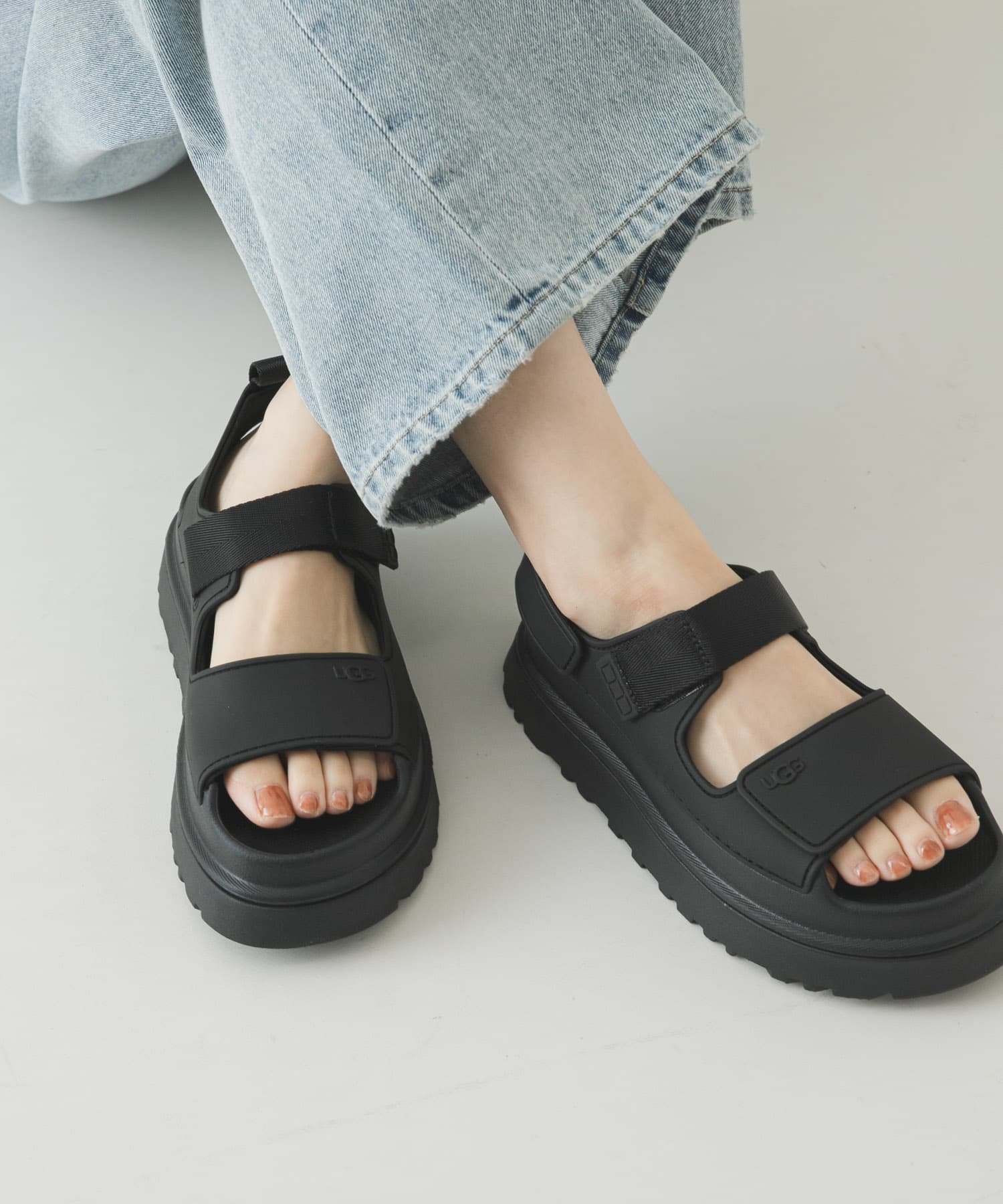 UGG　W GOLDENGLOW BLACK 23
