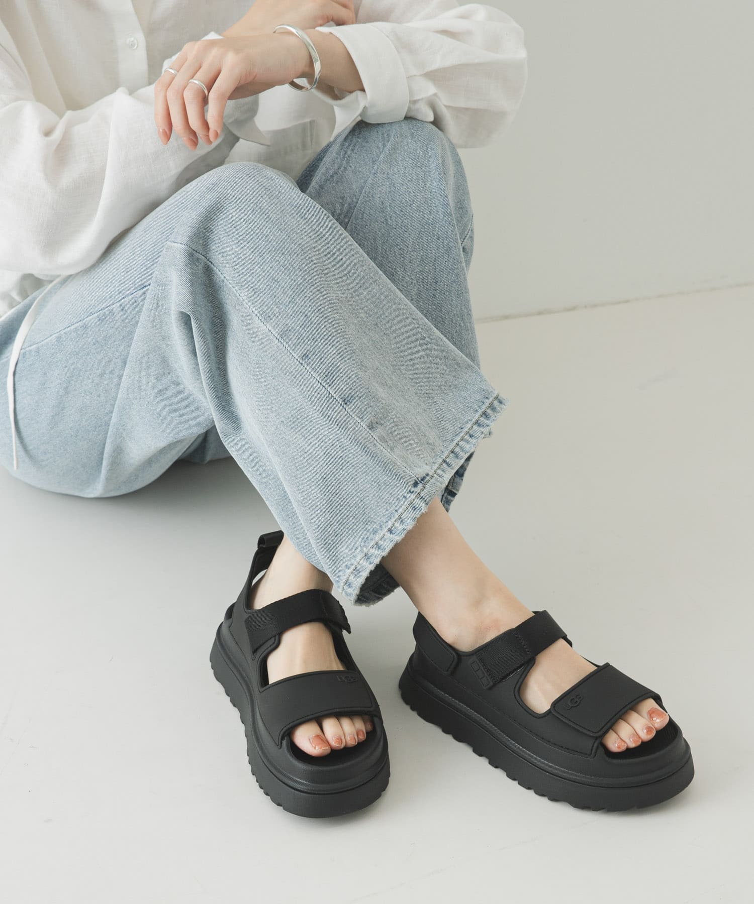 UGG　W GOLDENGLOW BLACK 23