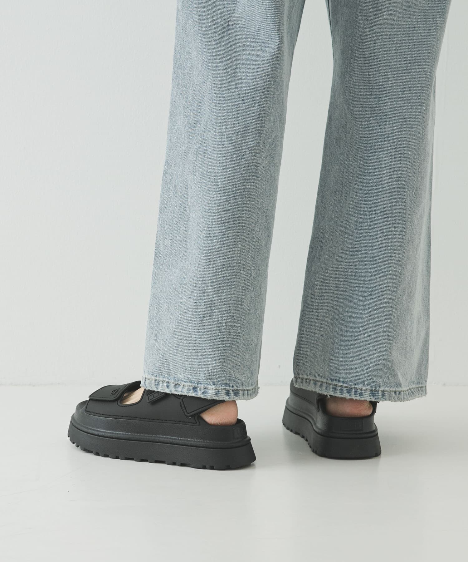 UGG　W GOLDENGLOW BLACK 23