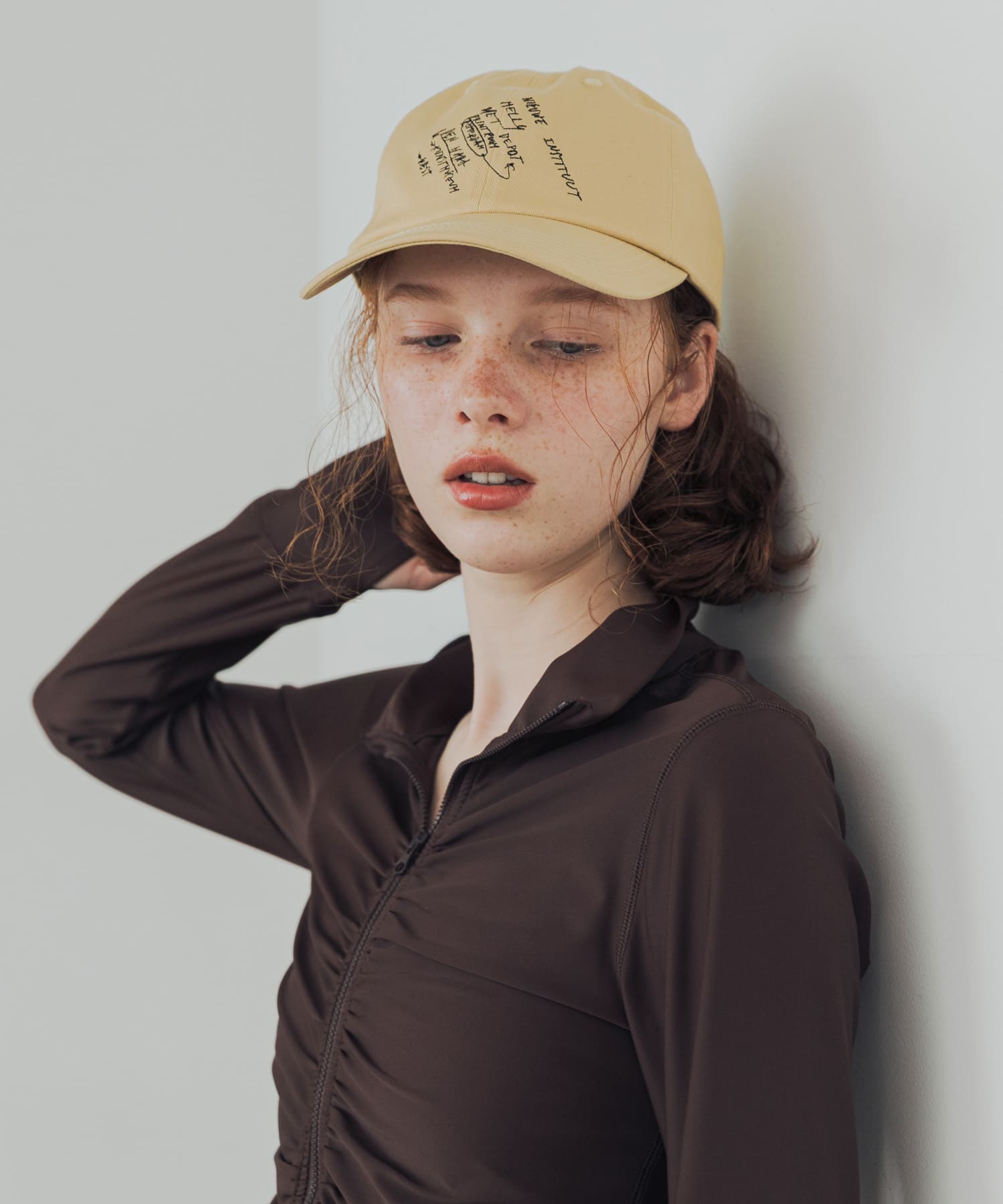 LY　LETTER CAP