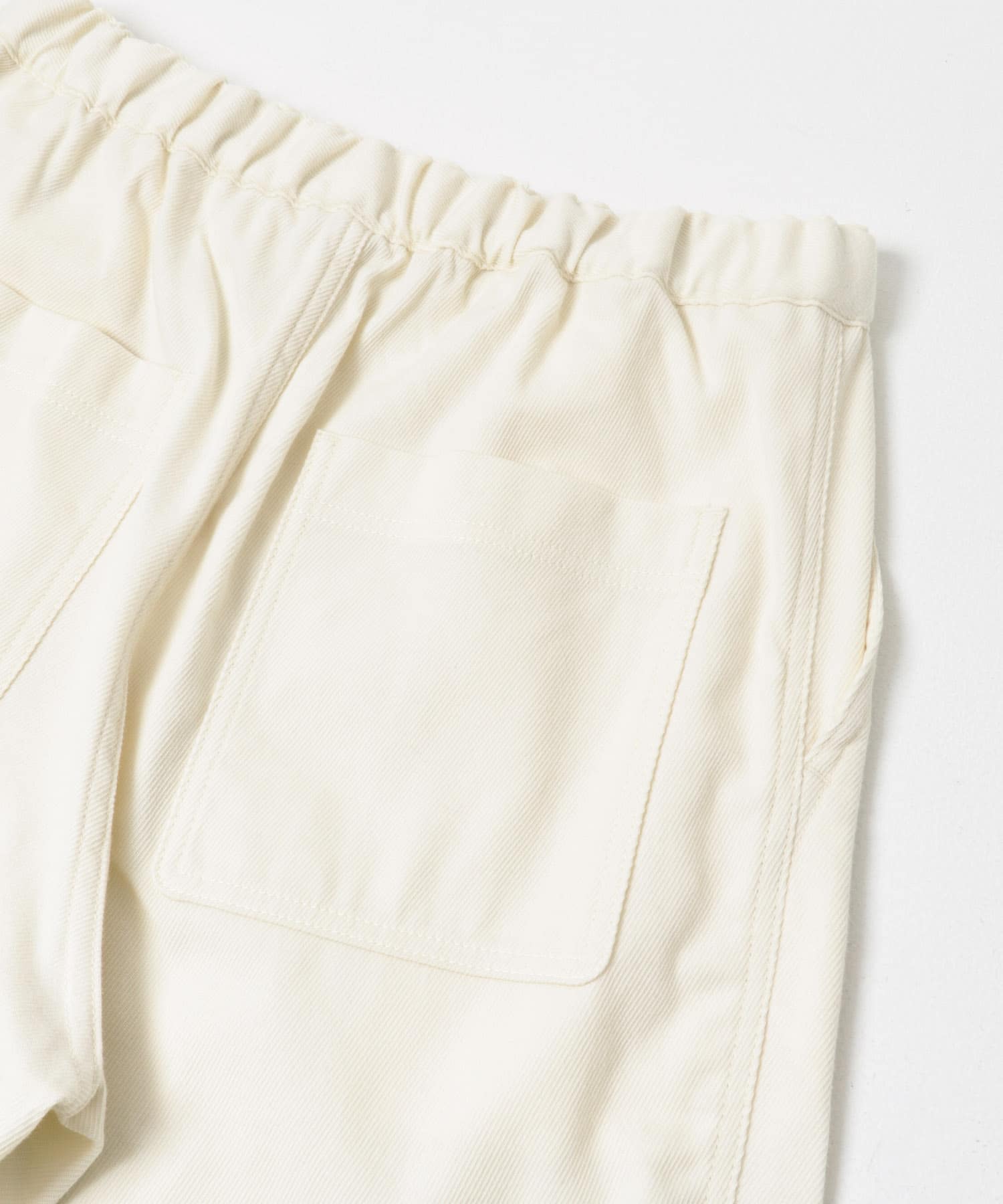 WARM WHITE