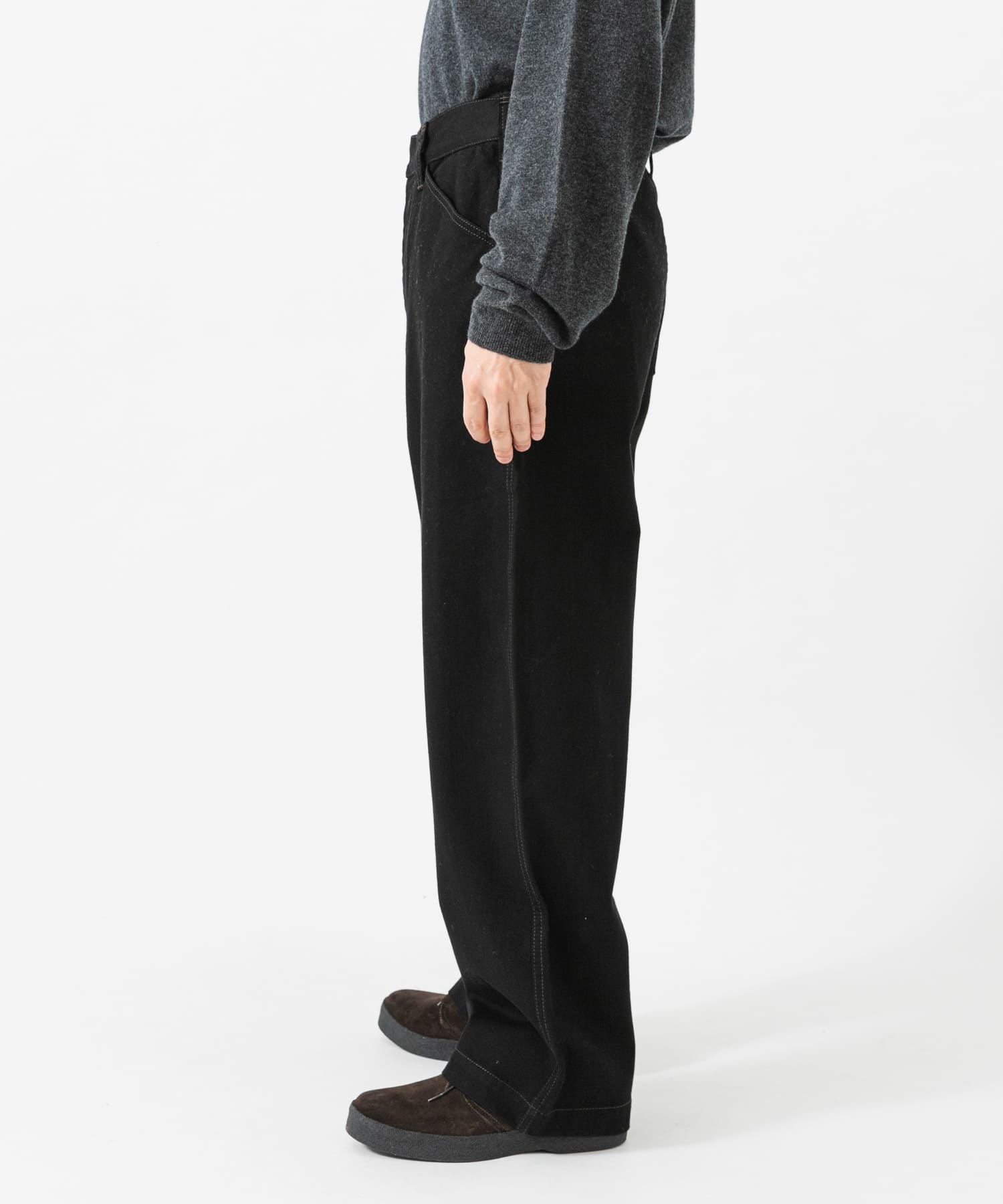 身長 : 172cm サイズ : 46