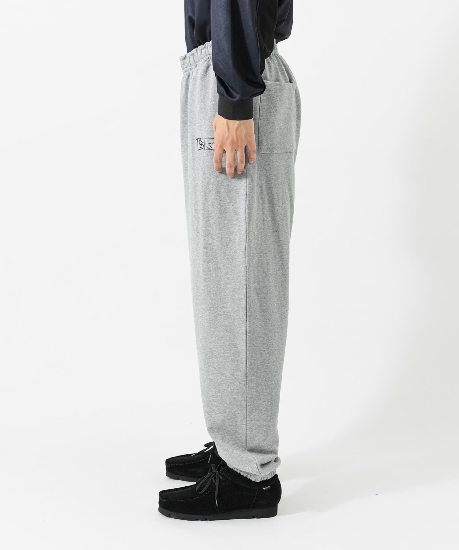 GRAY