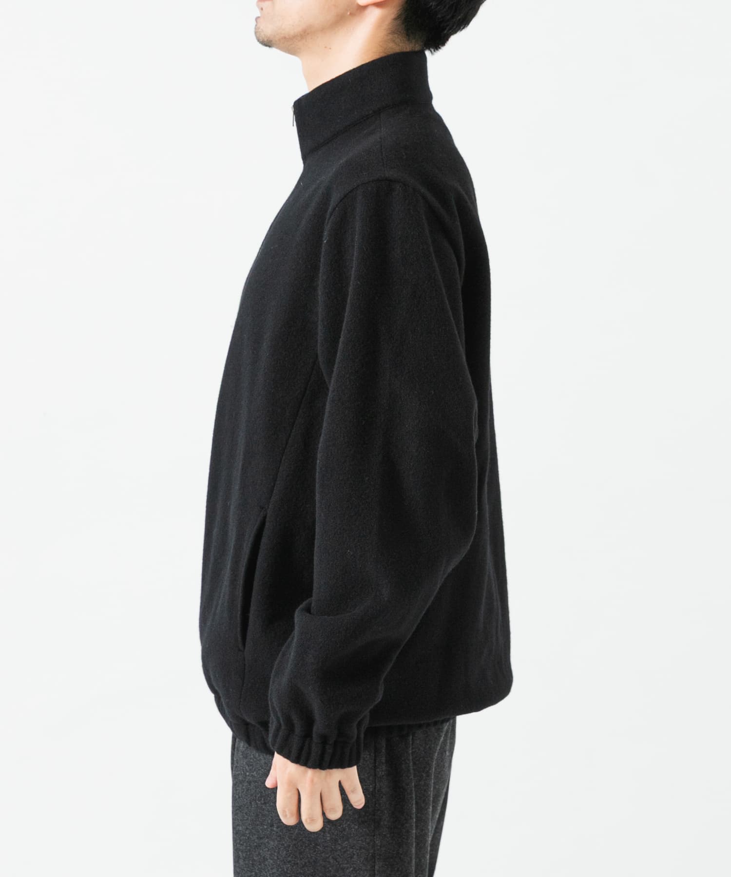 身長 : 172cm サイズ : 4