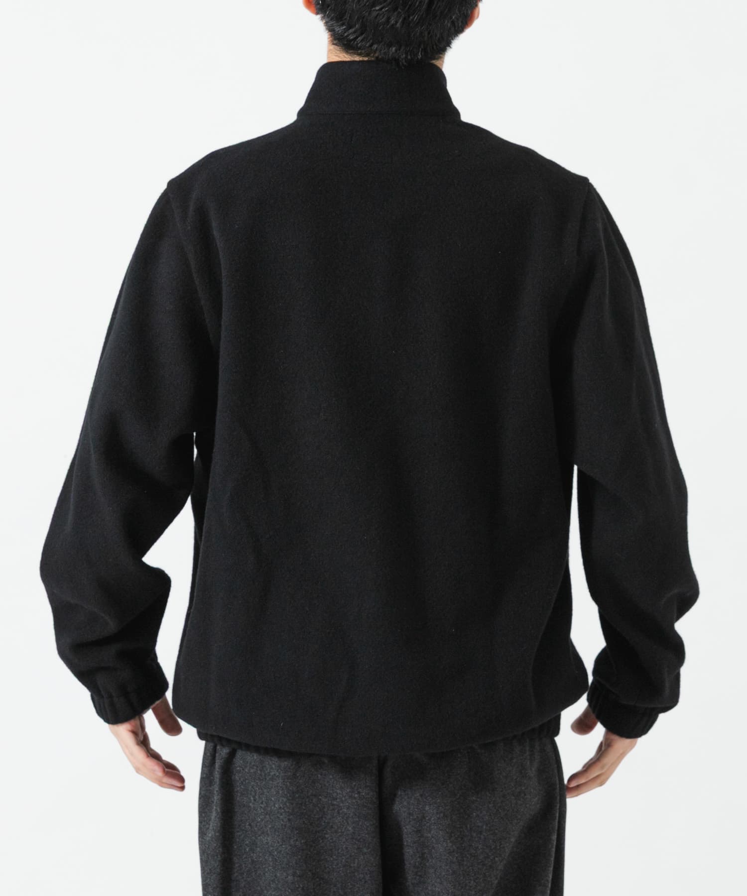 身長 : 172cm サイズ : 4
