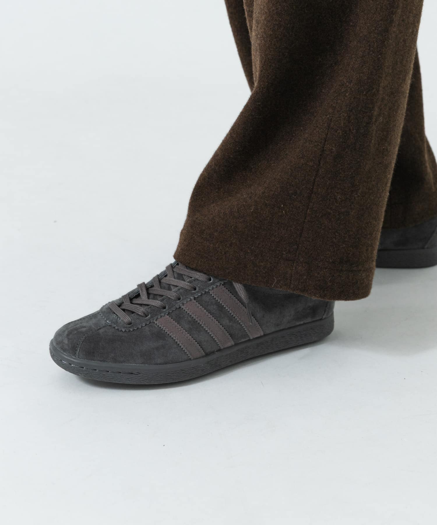『26-31サイズ』『別注』adidas×URBAN RESEARCH　TOBACCO シンダー 26