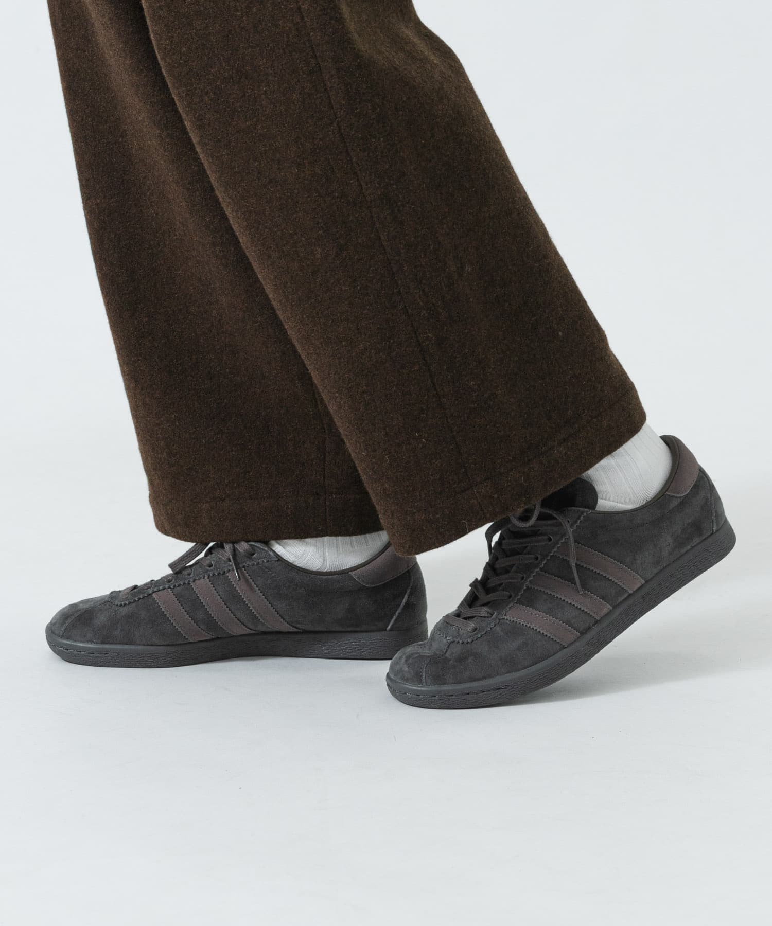 『26-31サイズ』『別注』adidas×URBAN RESEARCH　TOBACCO シンダー 26