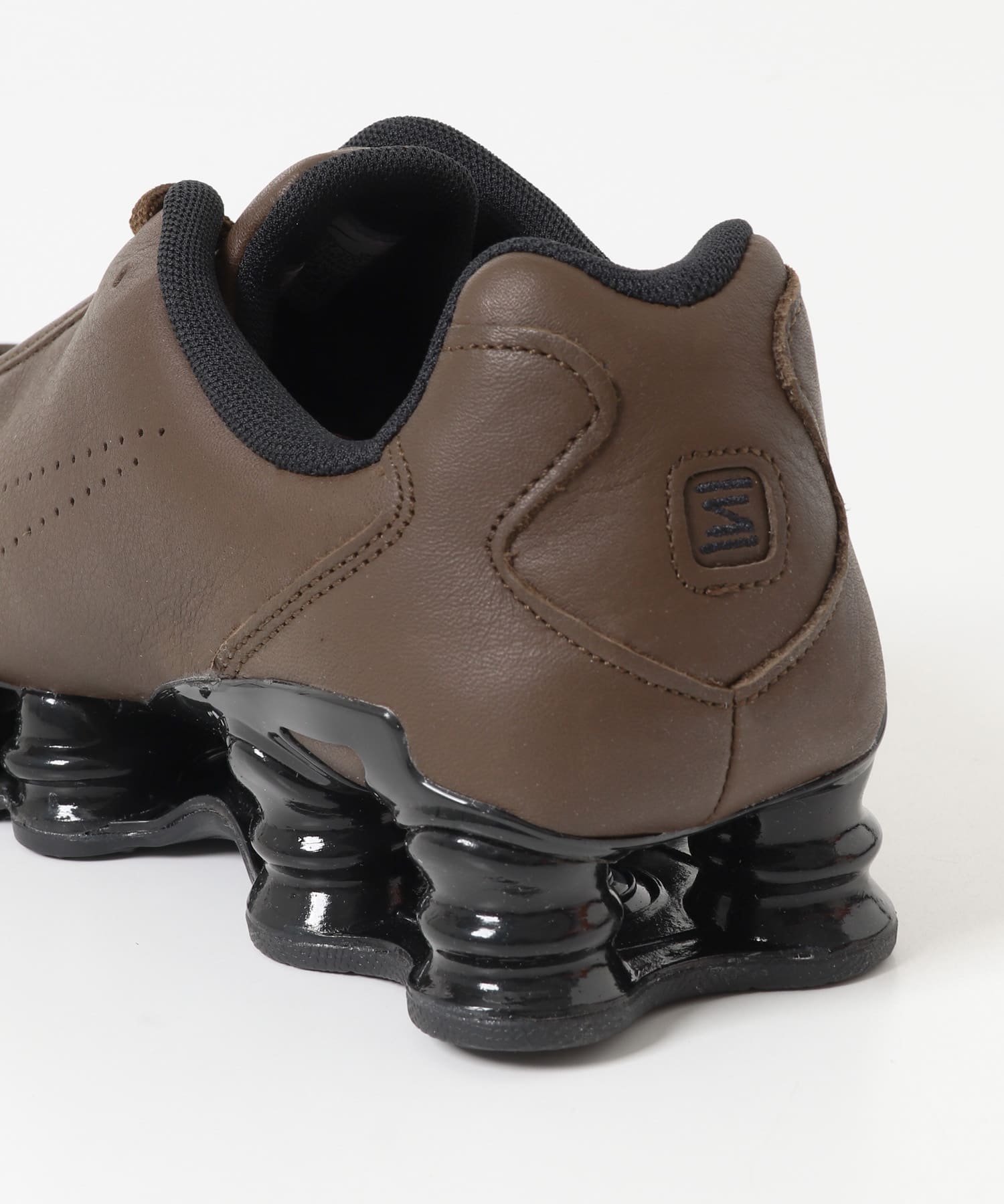 NIKE　ショックス TL SE CACAO 26