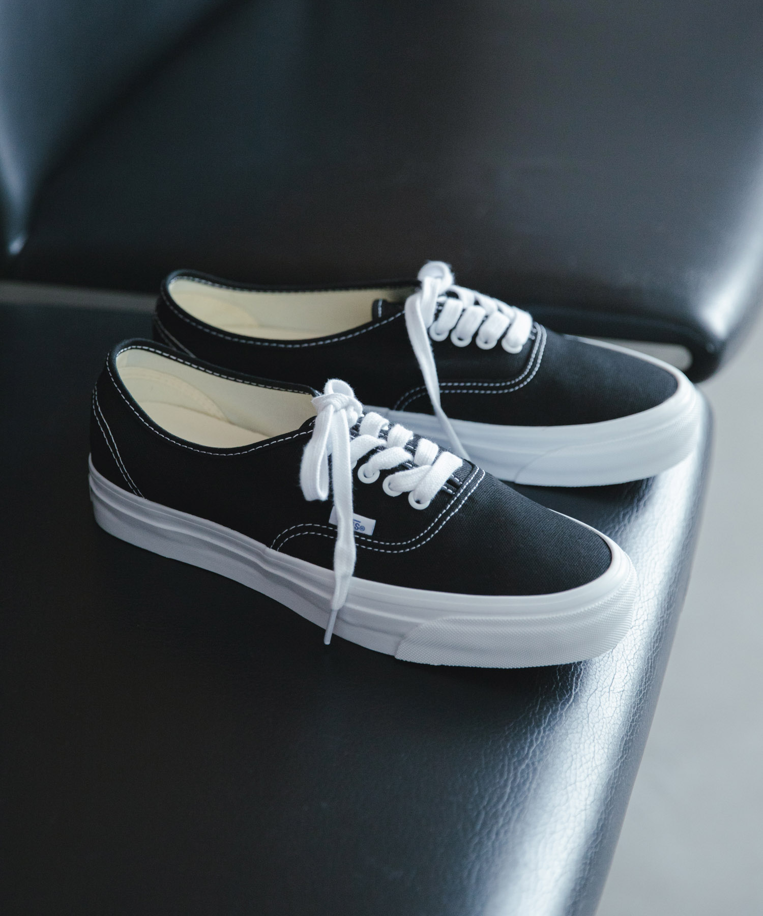 LX BLK/WHT