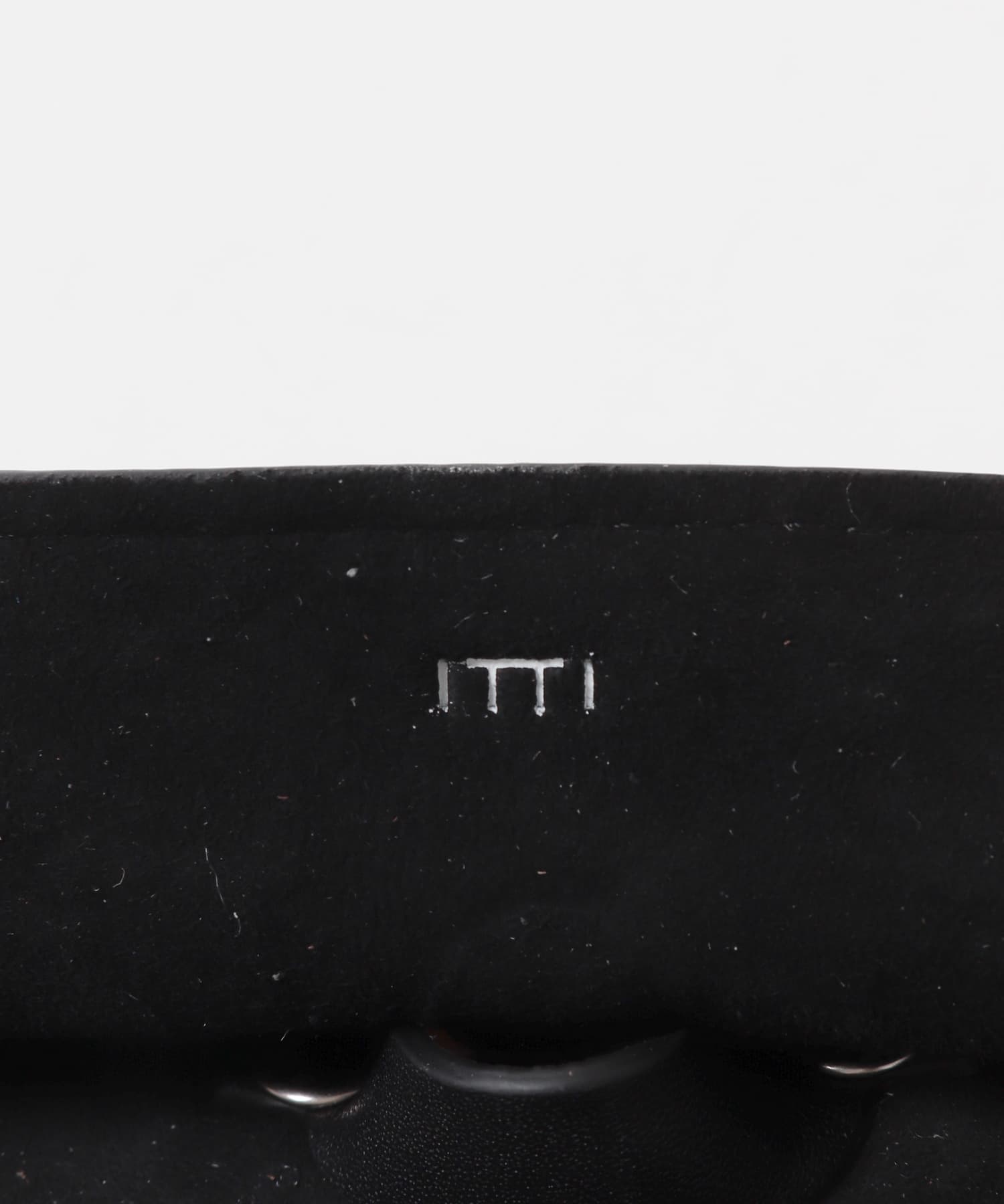ITTI　HERRIE GLASSES NECKLACE BLACK Free