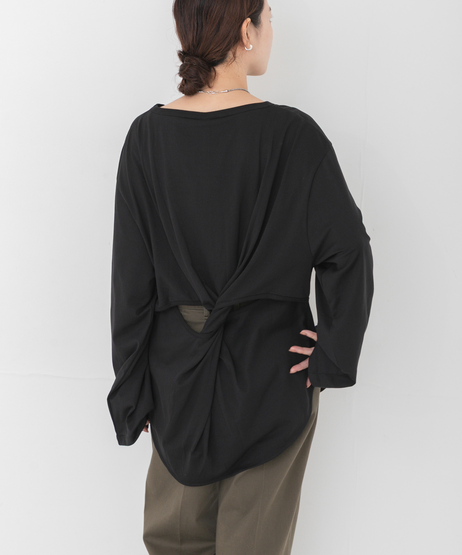 HAKUJI　BACK TWIST PULLOVER