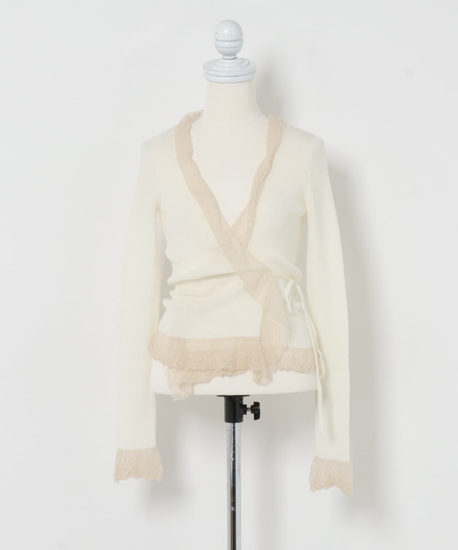 OFF WHITE