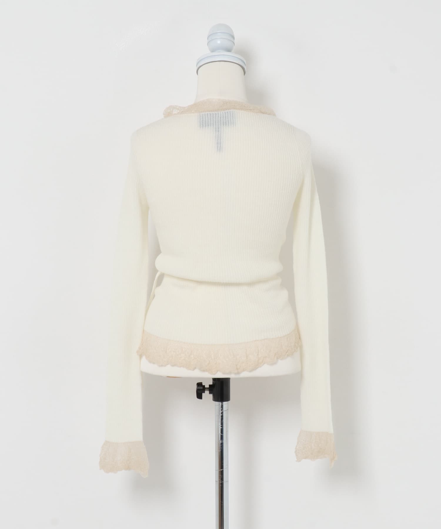 OFF WHITE