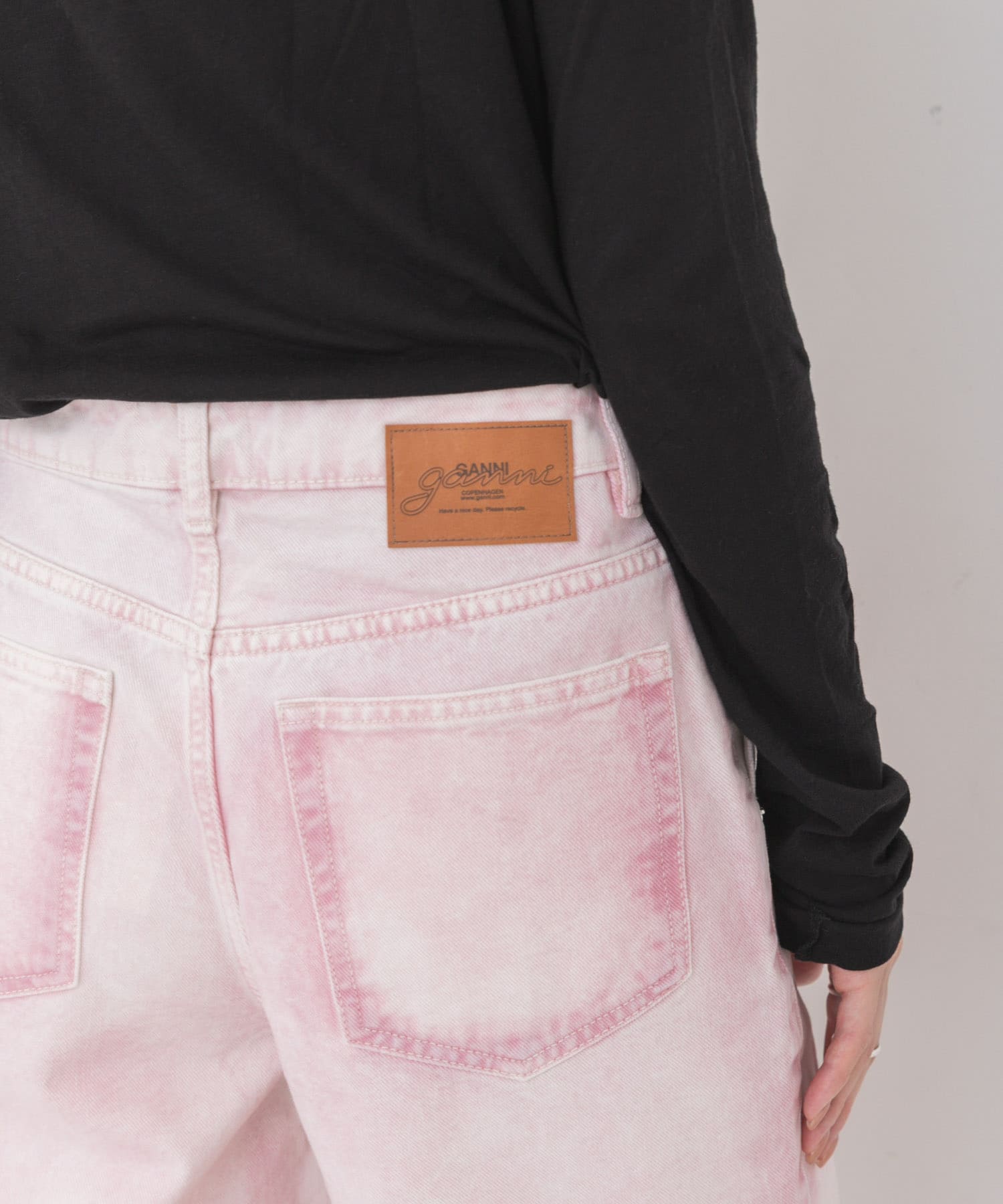 GANNI SPRAY DENIM ANGI JEANS(26 PALE LILAC): ボトム｜URBAN