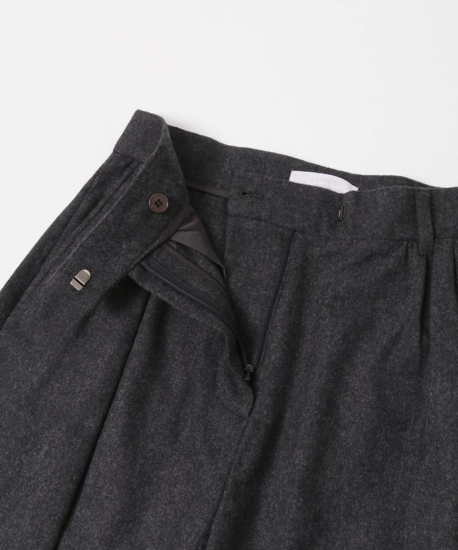 AMOMENTO　WOOL SHIRRING PANTS CHARCOAL 0