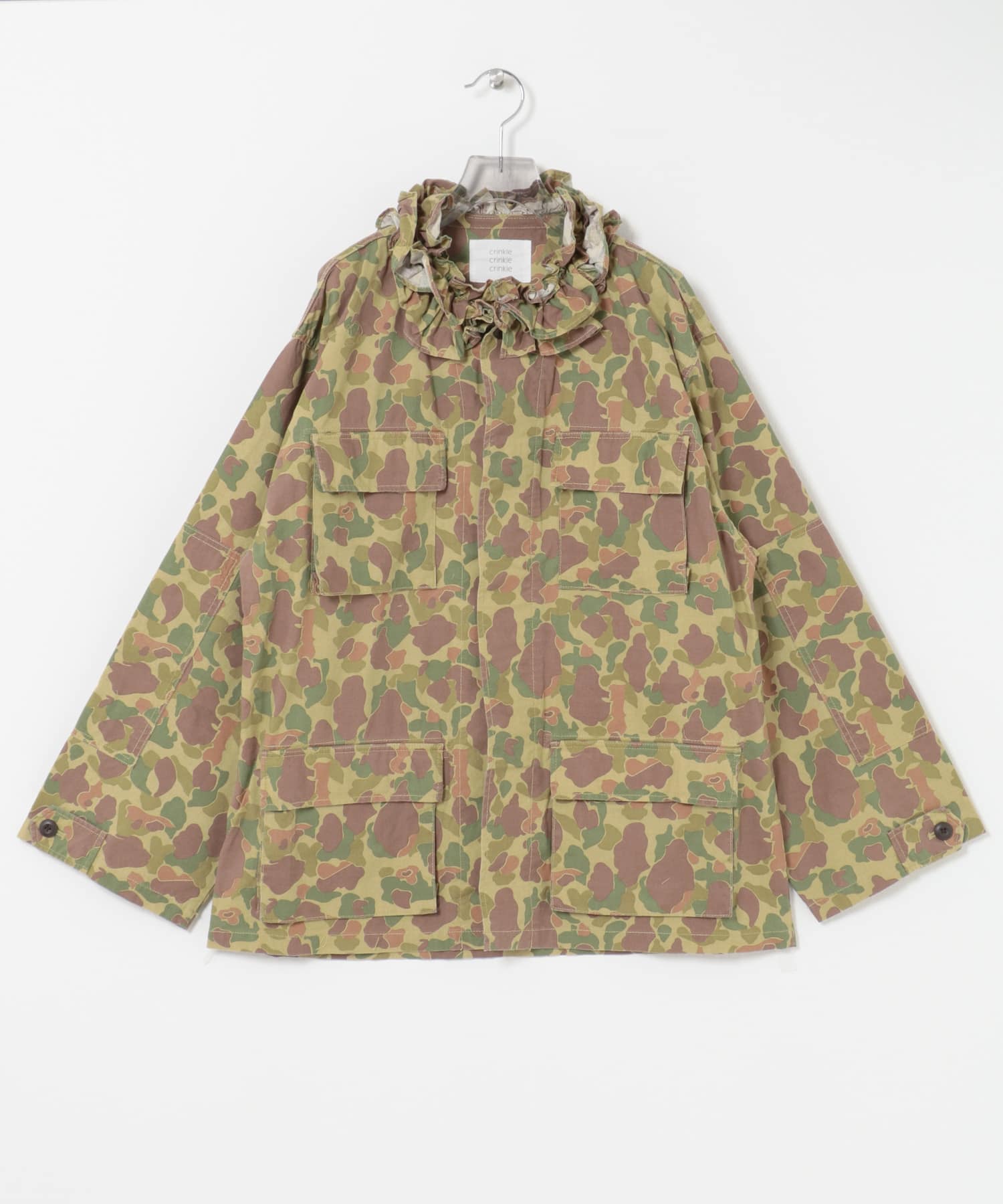 crinkle crinkle crinkle　FRILL COLLAR CAMO JACKET