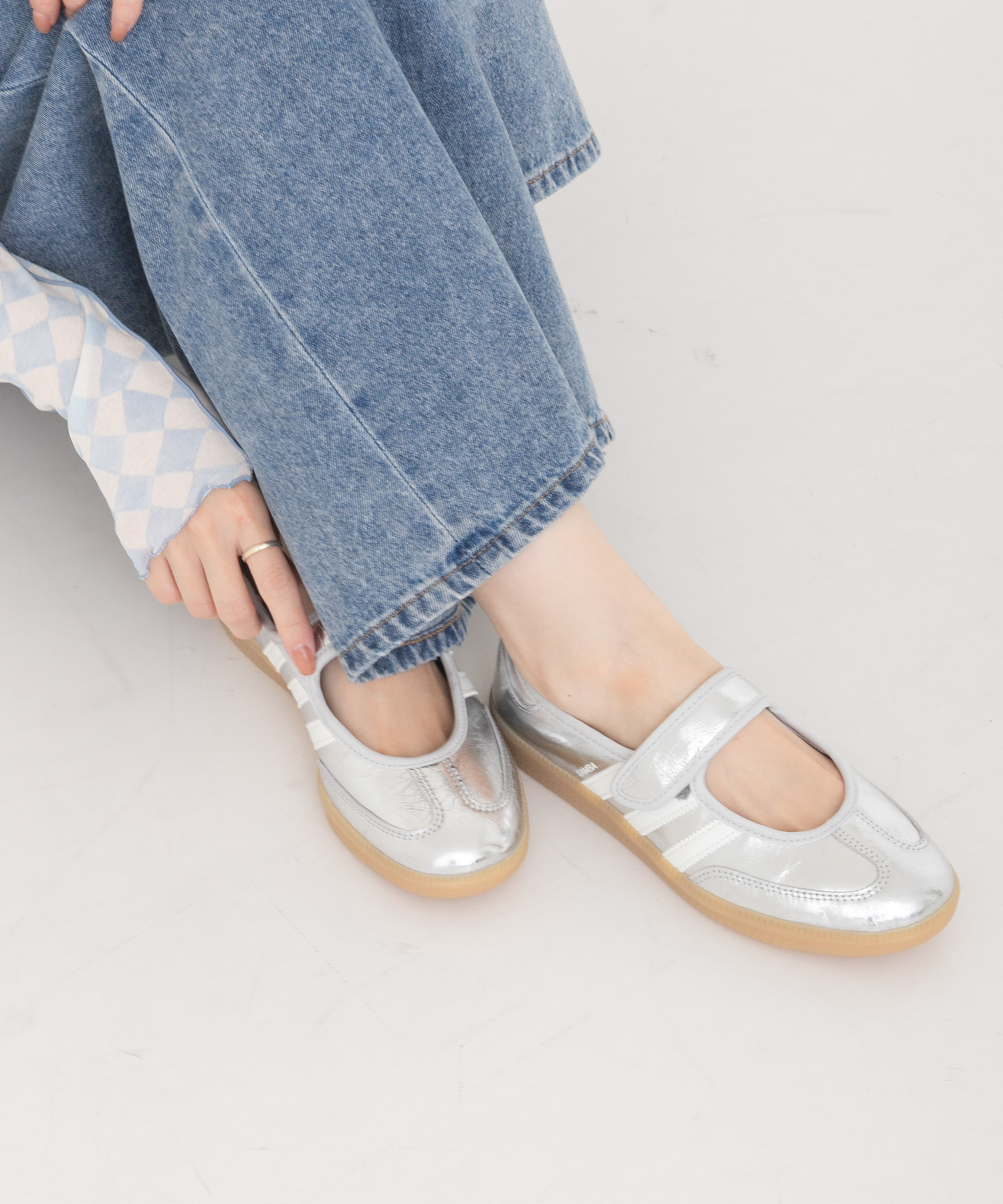 adidas　SAMBA JANE W