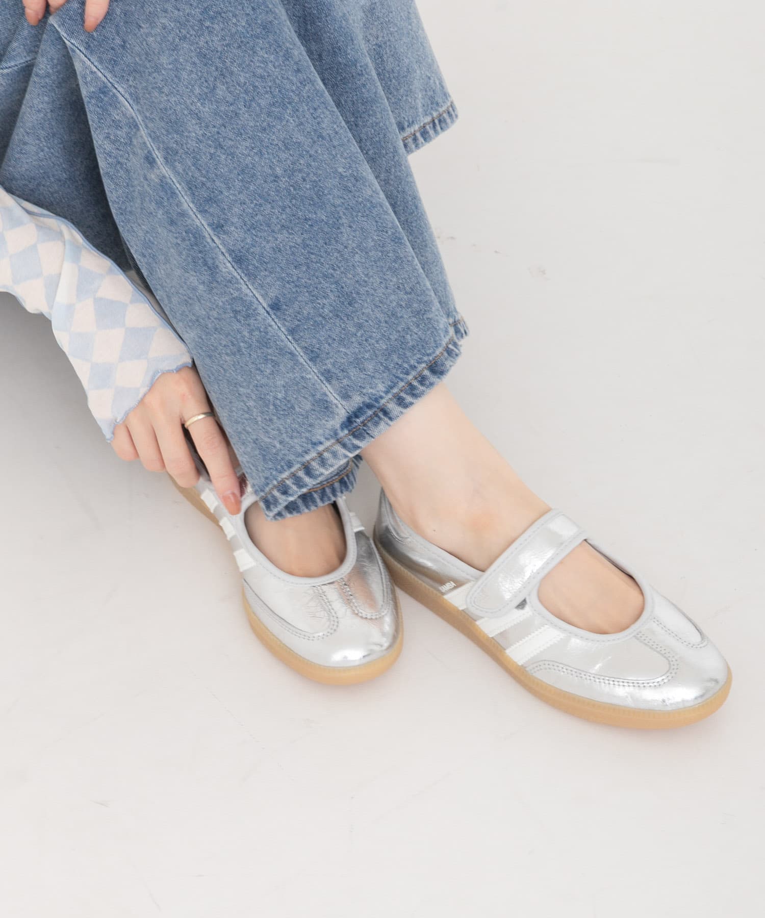adidas　SAMBA JANE W