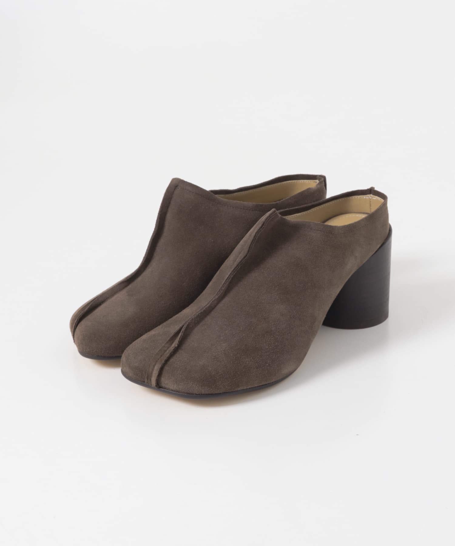 DARK BROWN