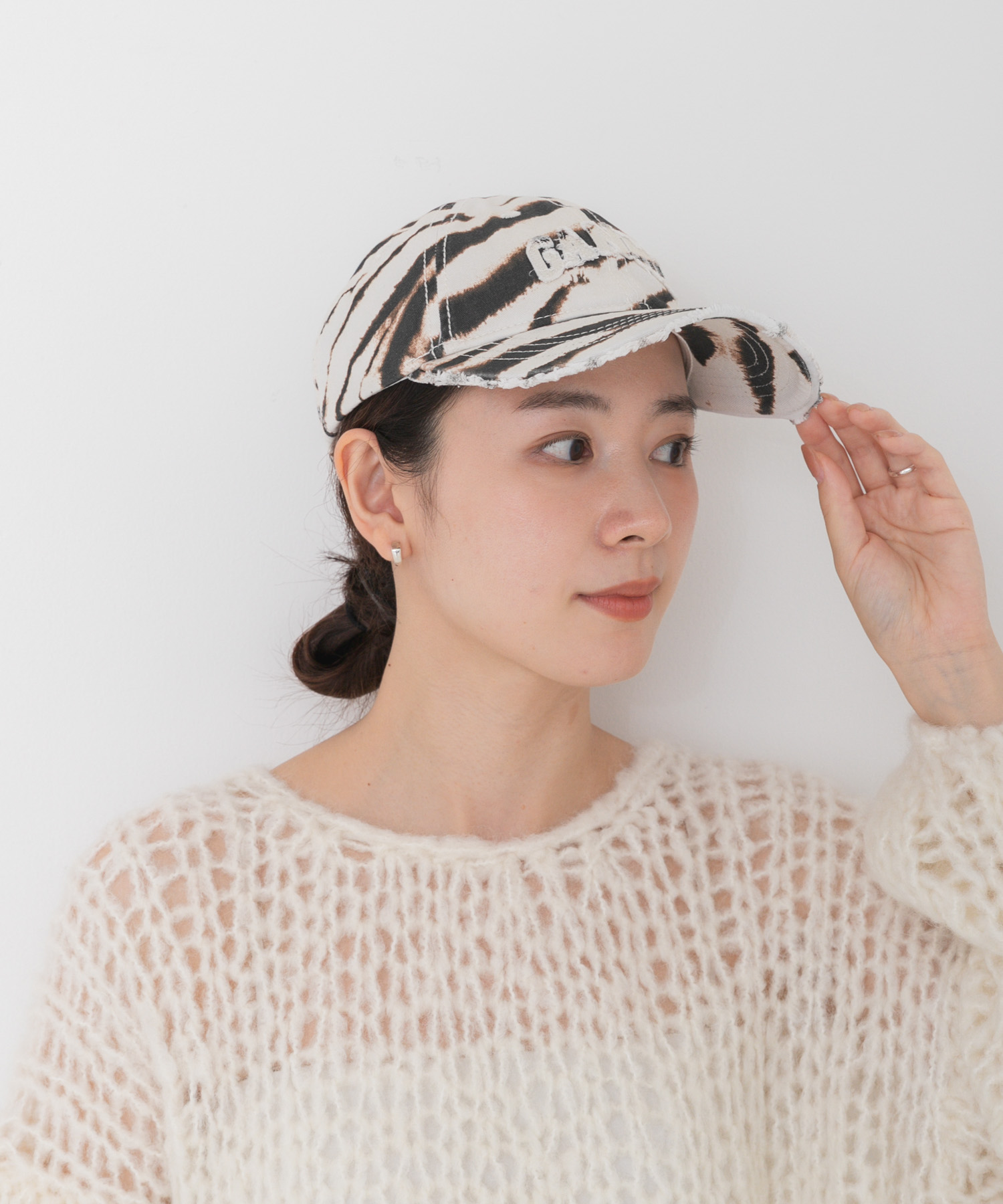 GANNI　PRINTED ZEBRA CAP